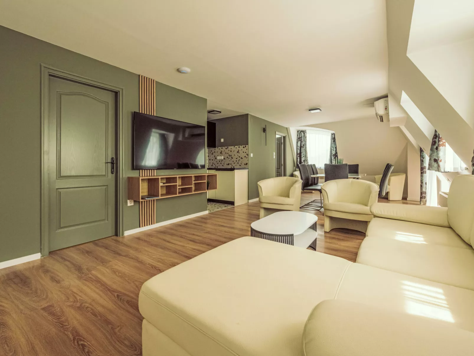 Caesar Apartment mit Terrasse, nahe dem Balaton - Drinnen