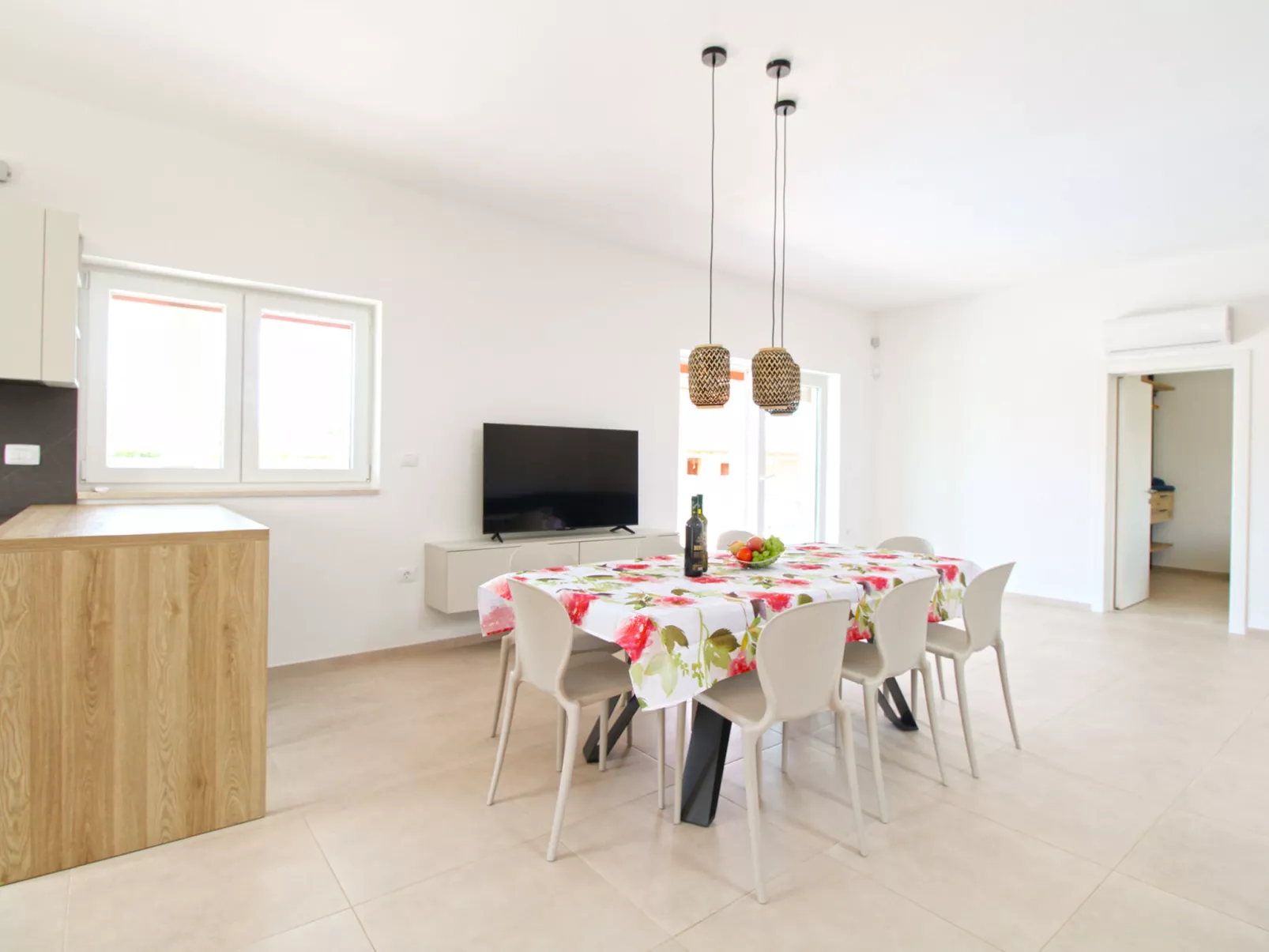 House 2340 - Drinnen