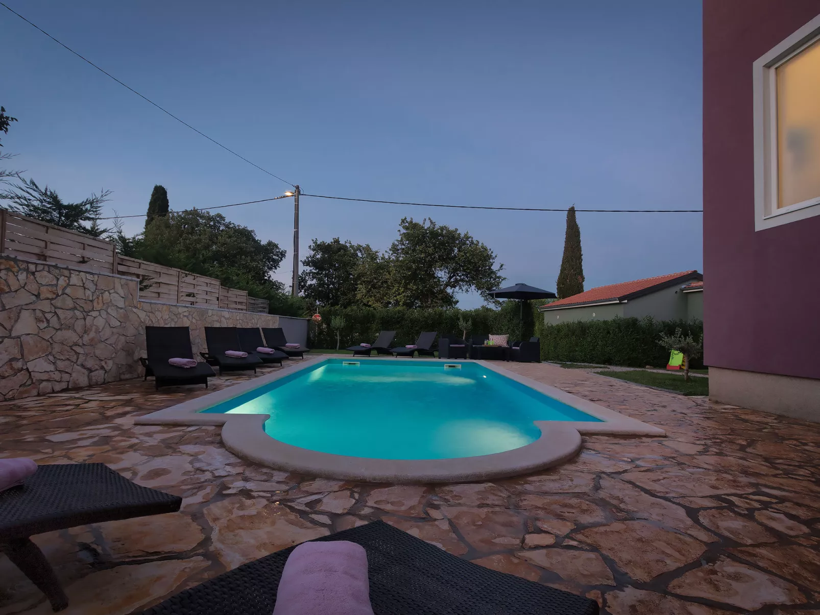 Villa 2019 - Outside