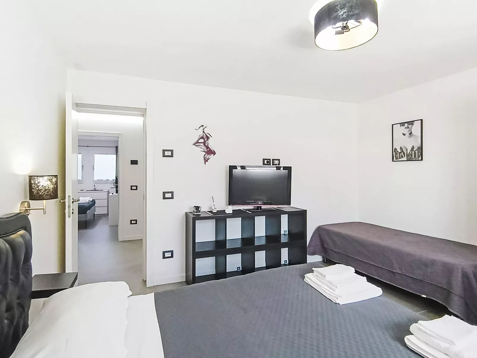 MB Guest House - Inside