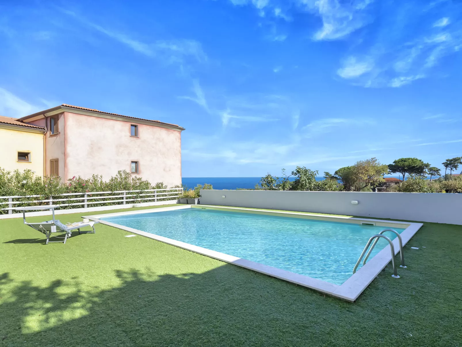 Acqua Marina-Outside