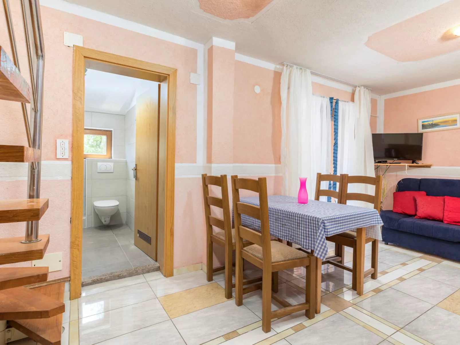 Apartment 709 - Inside