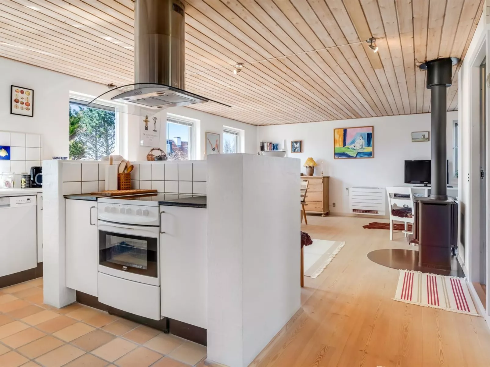 "Jaskirt" - 400m from the sea - Inside