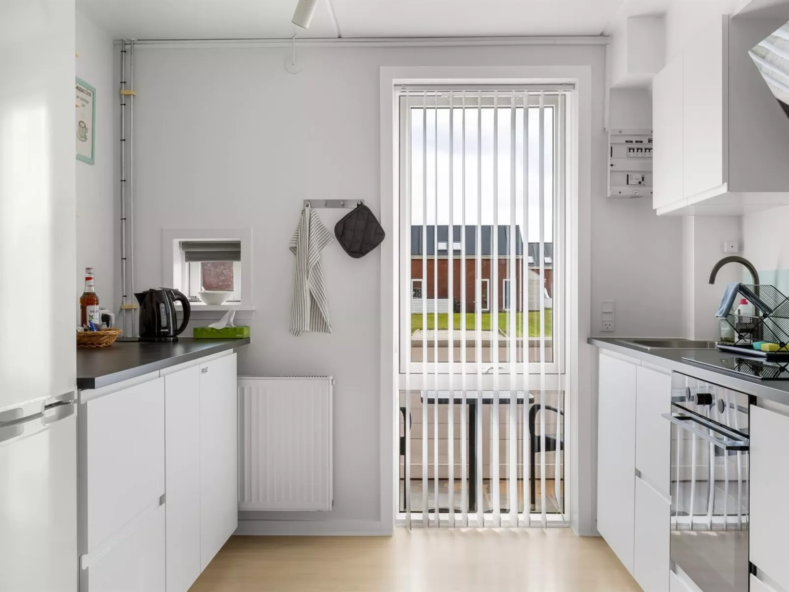 "Aswith" - 2.3km from the sea - Inside