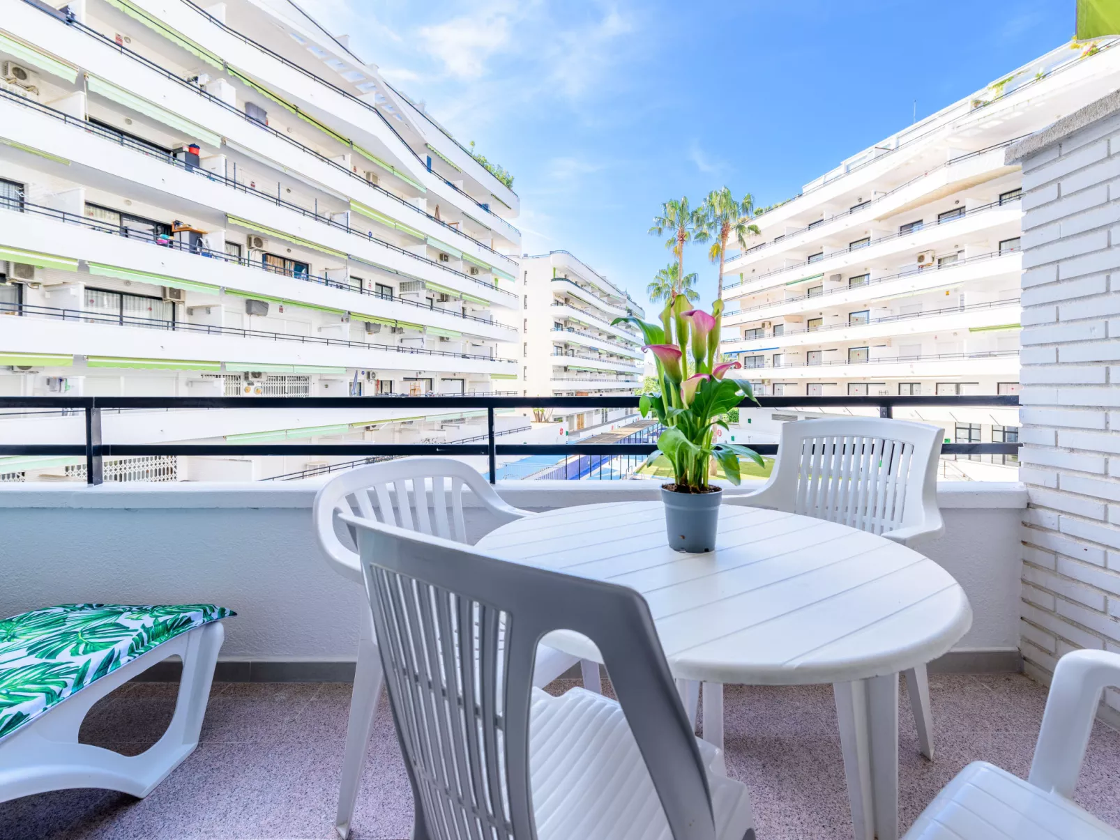 Riviera Park J 22 - Outside