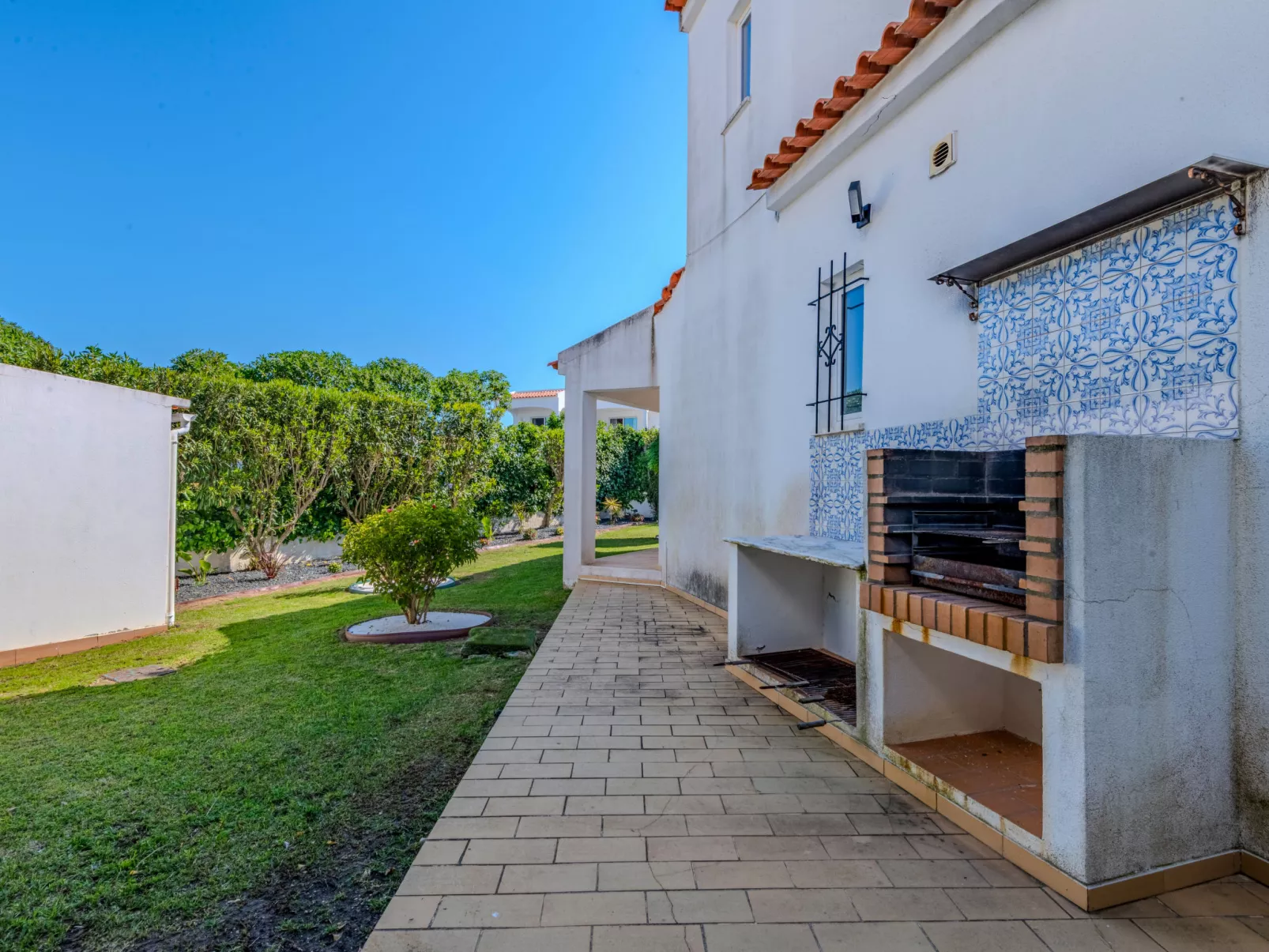 Paulo - VIP Properties - Outside