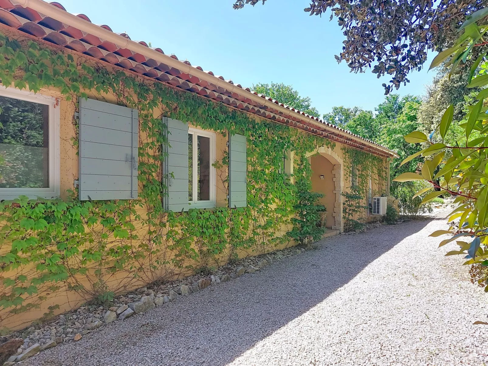 Villa Hestia - Draußen