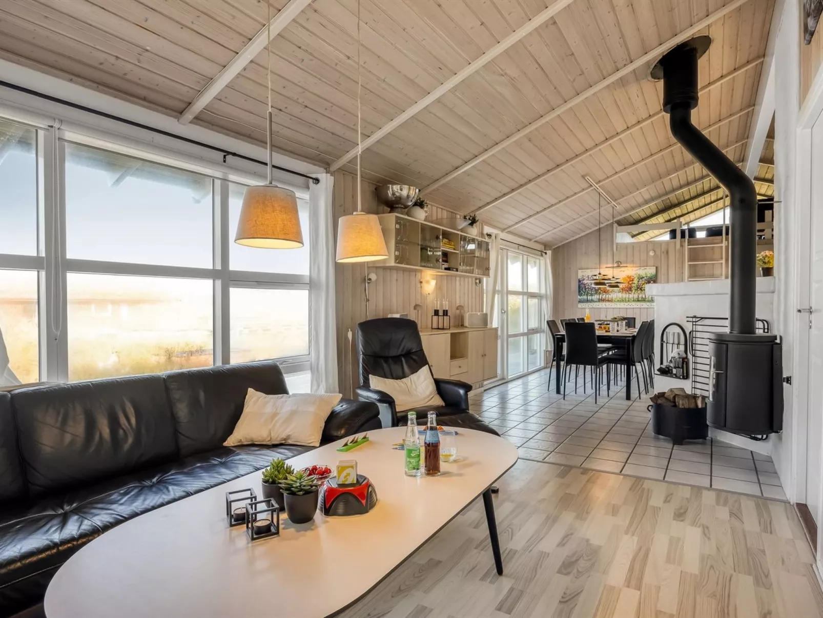 "Adrienne" - 490m from the sea - Inside