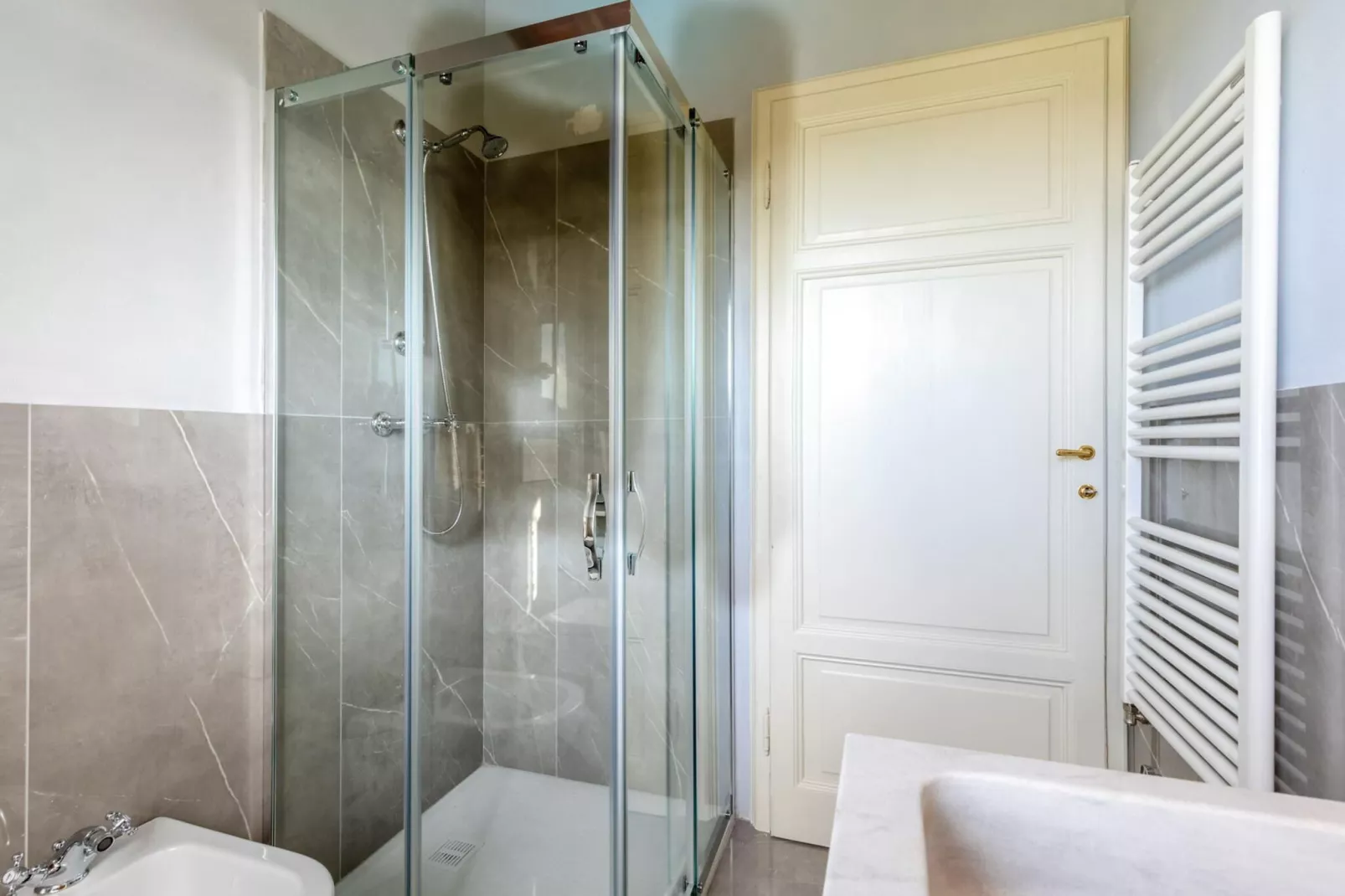 Il Conte Farmhouse Retreat - Bathroom