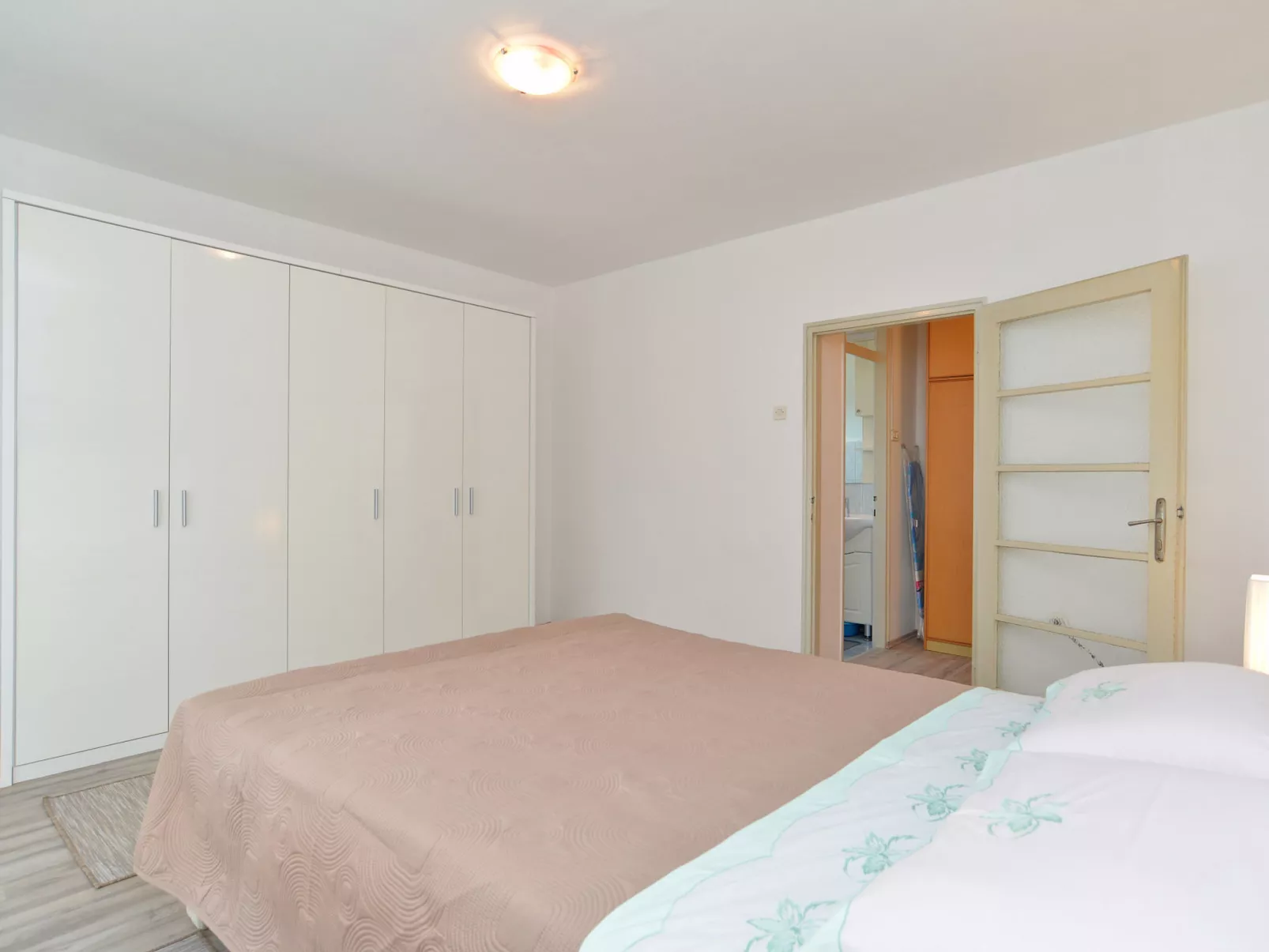 Apartment 1601 - Inside