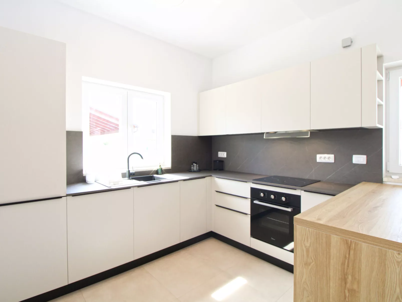 House 2340 - Drinnen