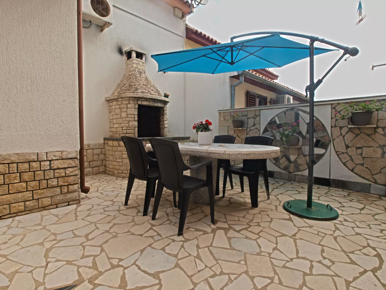 Apartment 1682 - Outside