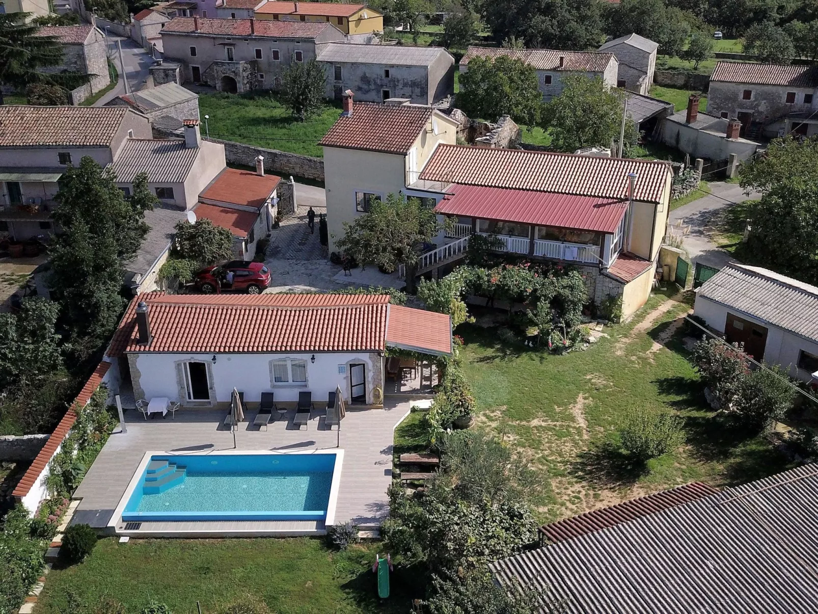 House Barat - Outside