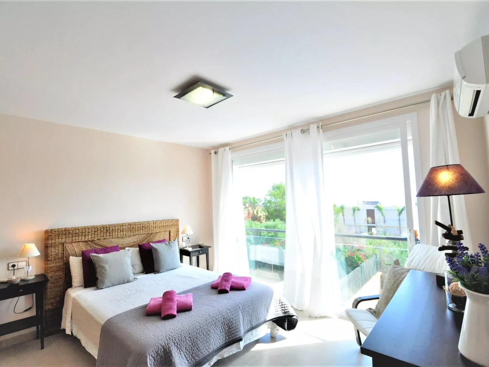 Preciosa villa con vistas al mar, piscina privada, aire acondicionado y wifi id - Drinnen
