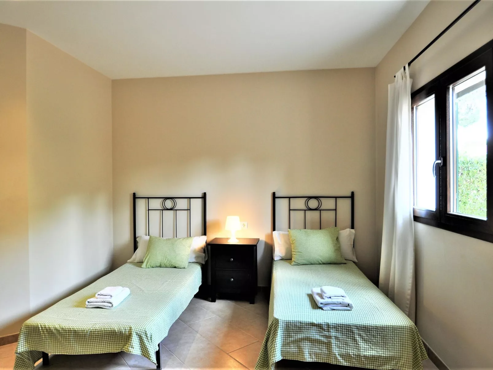 VILLA MONICA en barrio residencial de Cala Pi para 6 personas con piscina priva - Drinnen