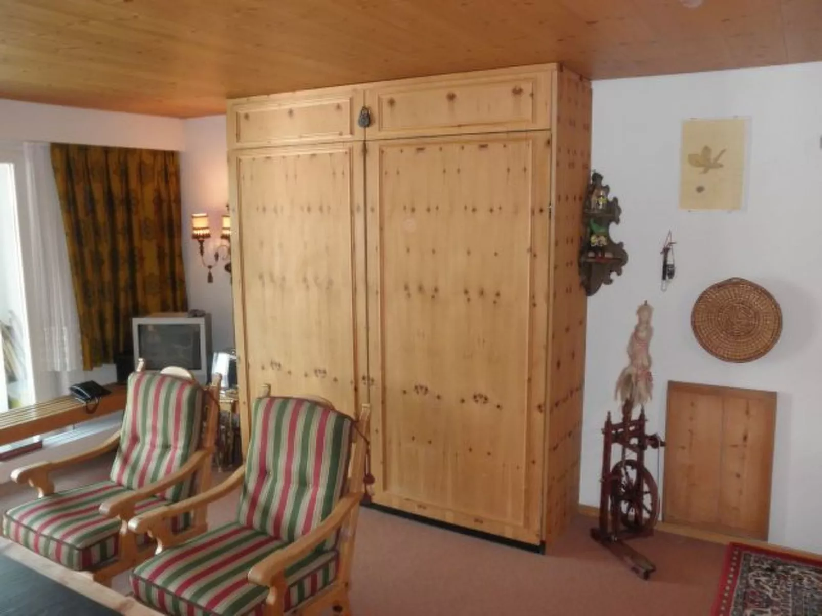 Ner B / Hartl, (Flims Dorf). 2.5 Zimmerwohnung - Drinnen