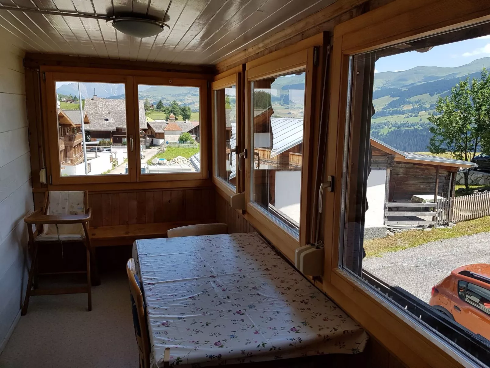Crestas Calzaferri, Brigels, (Breil/Brigels). - Inside