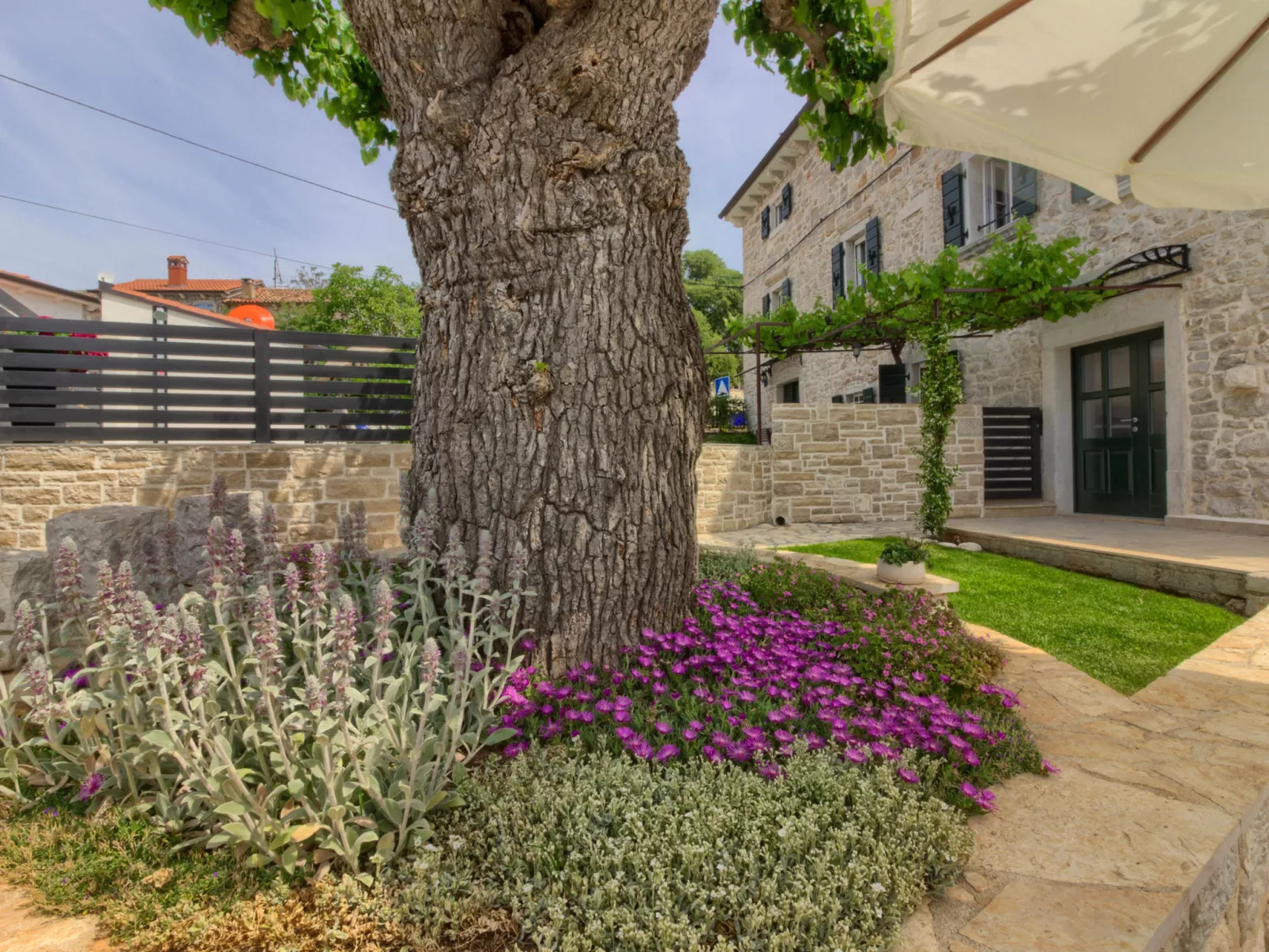 Villa Parentium - Outside