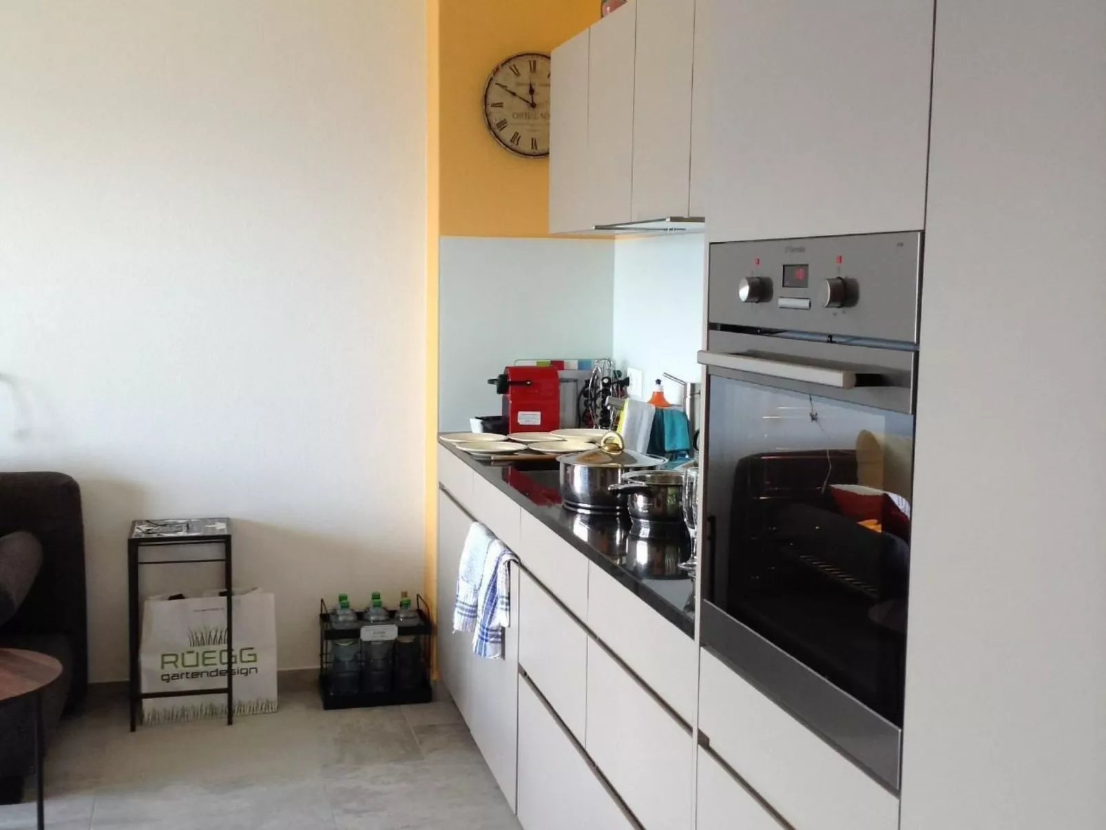 Neue 2 1/2-Zimmer-Ferienwohnung Crans-Montana - Randogne - Drinnen