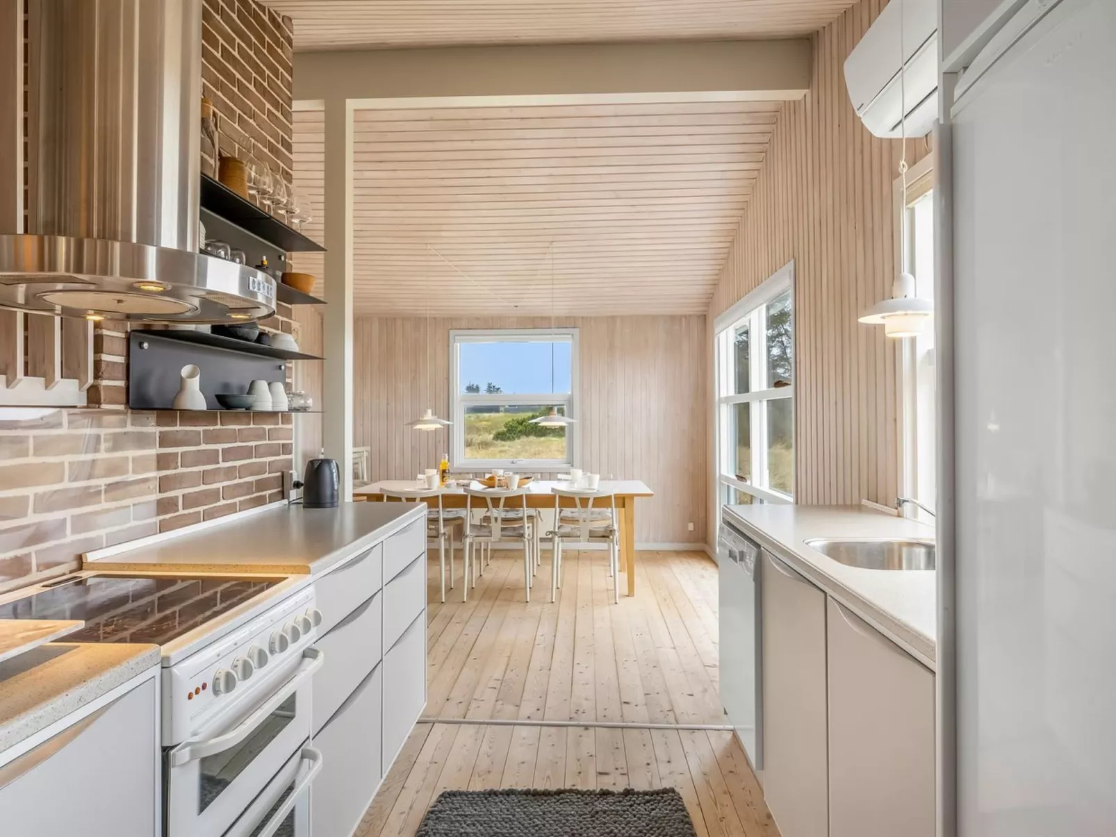 "Sighfrith" - 500m from the sea - Inside