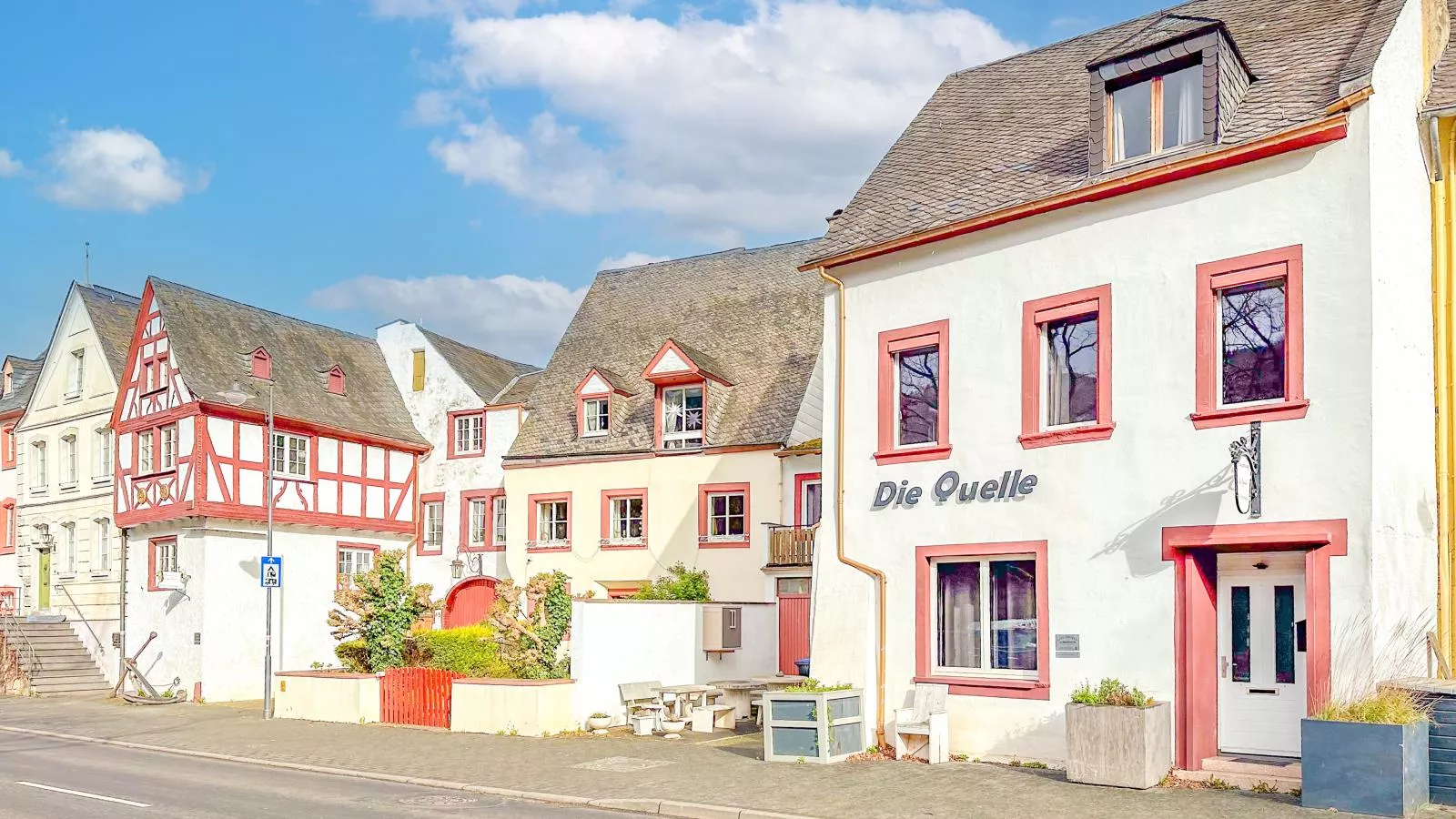 Die kleine Quelle - Außenbereich Sommer