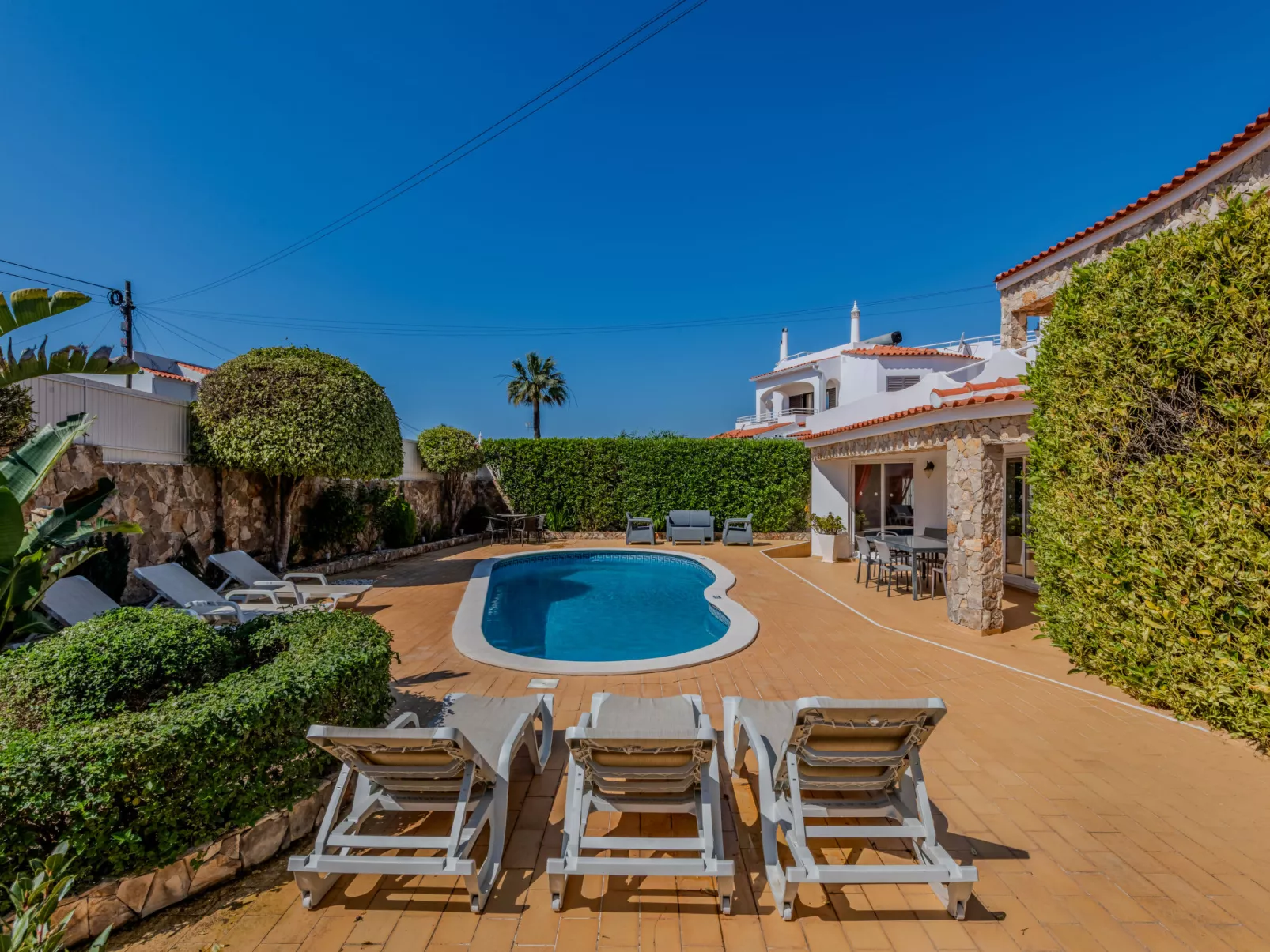 Paulo - VIP Properties - Outside