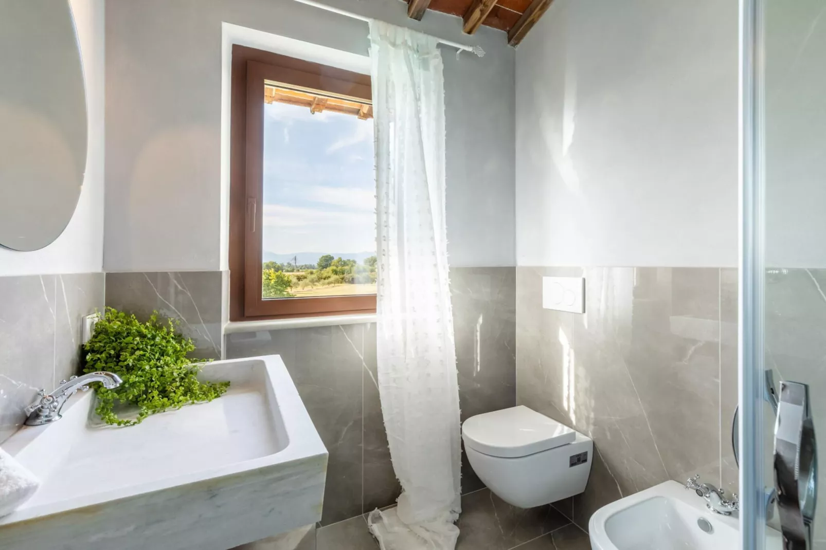 Il Conte Farmhouse Retreat - Bathroom
