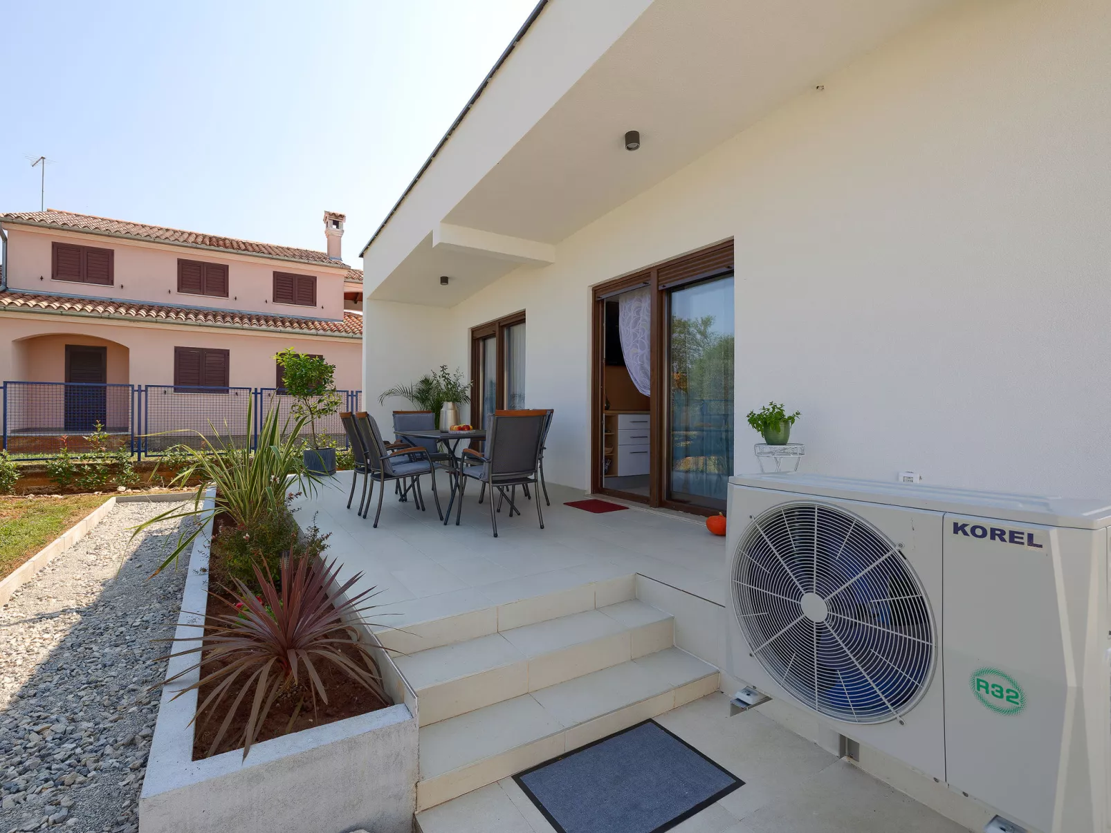 House Bronzin - Draußen