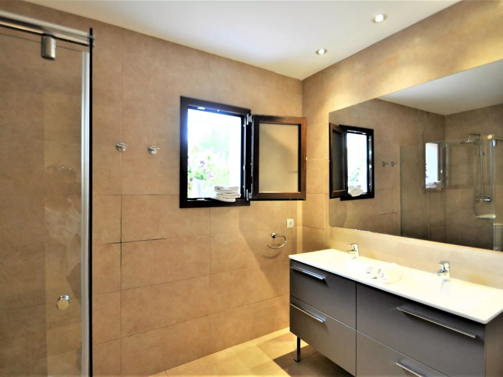 VILLA MONICA en barrio residencial de Cala Pi para 6 personas con piscina priva - Drinnen