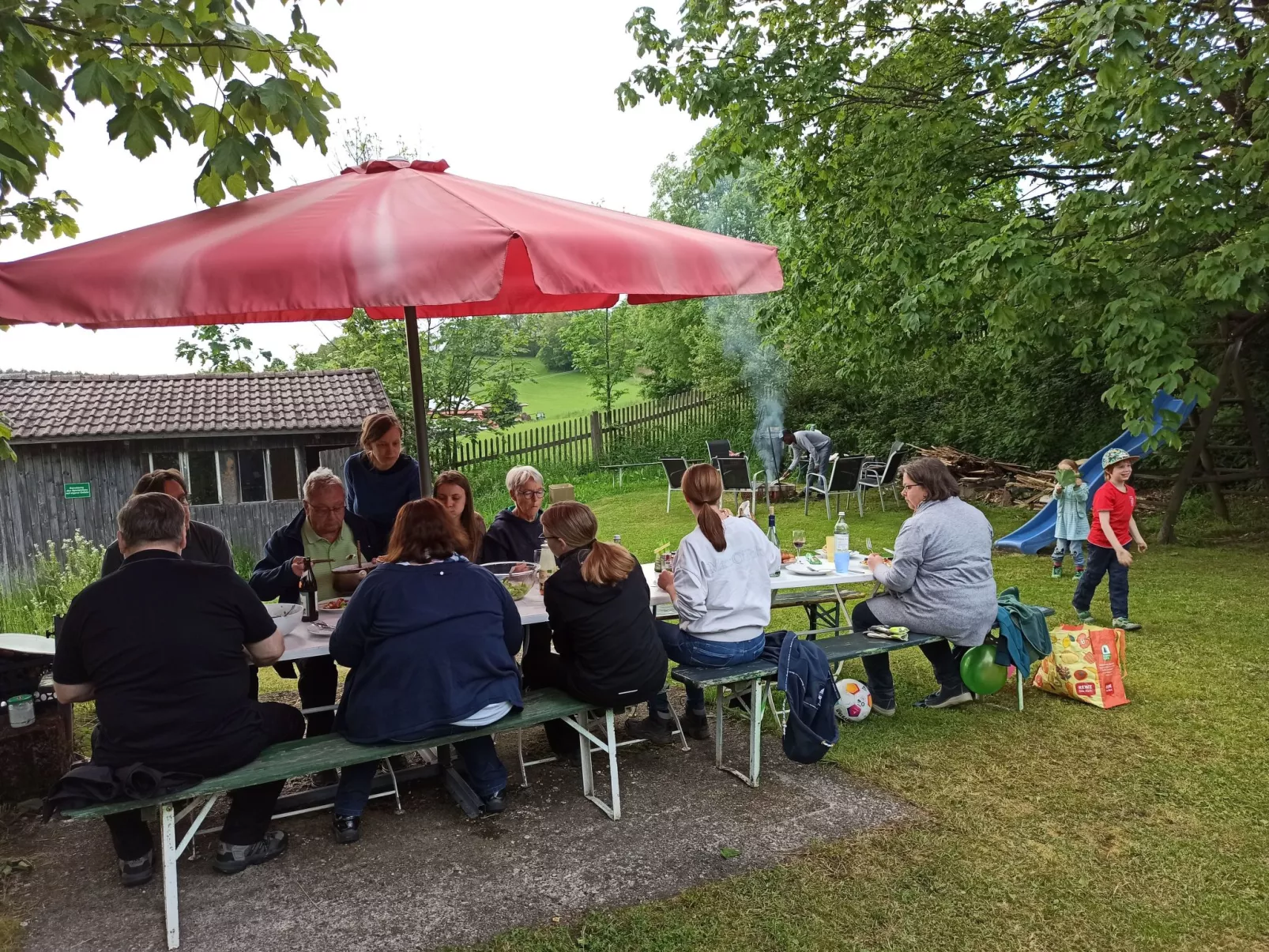 Geräumiges Ferienhaus mit Garten in Rittsteig - Draußen