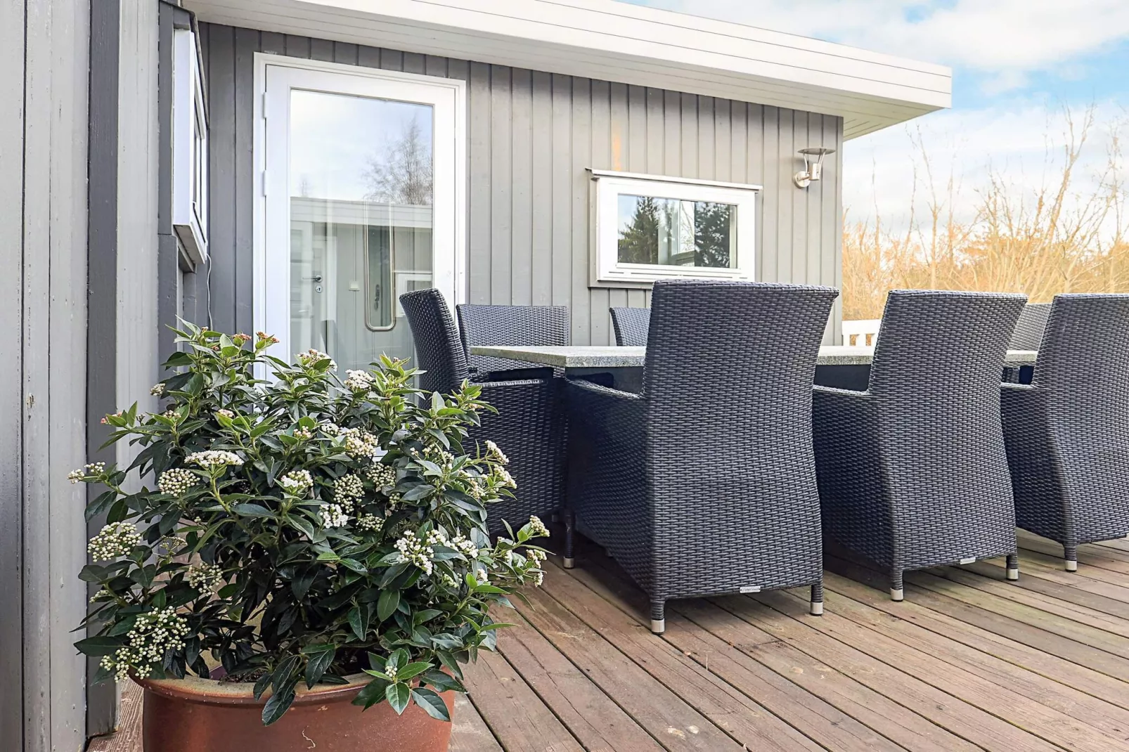 Poolhaus mit Bouleplatz