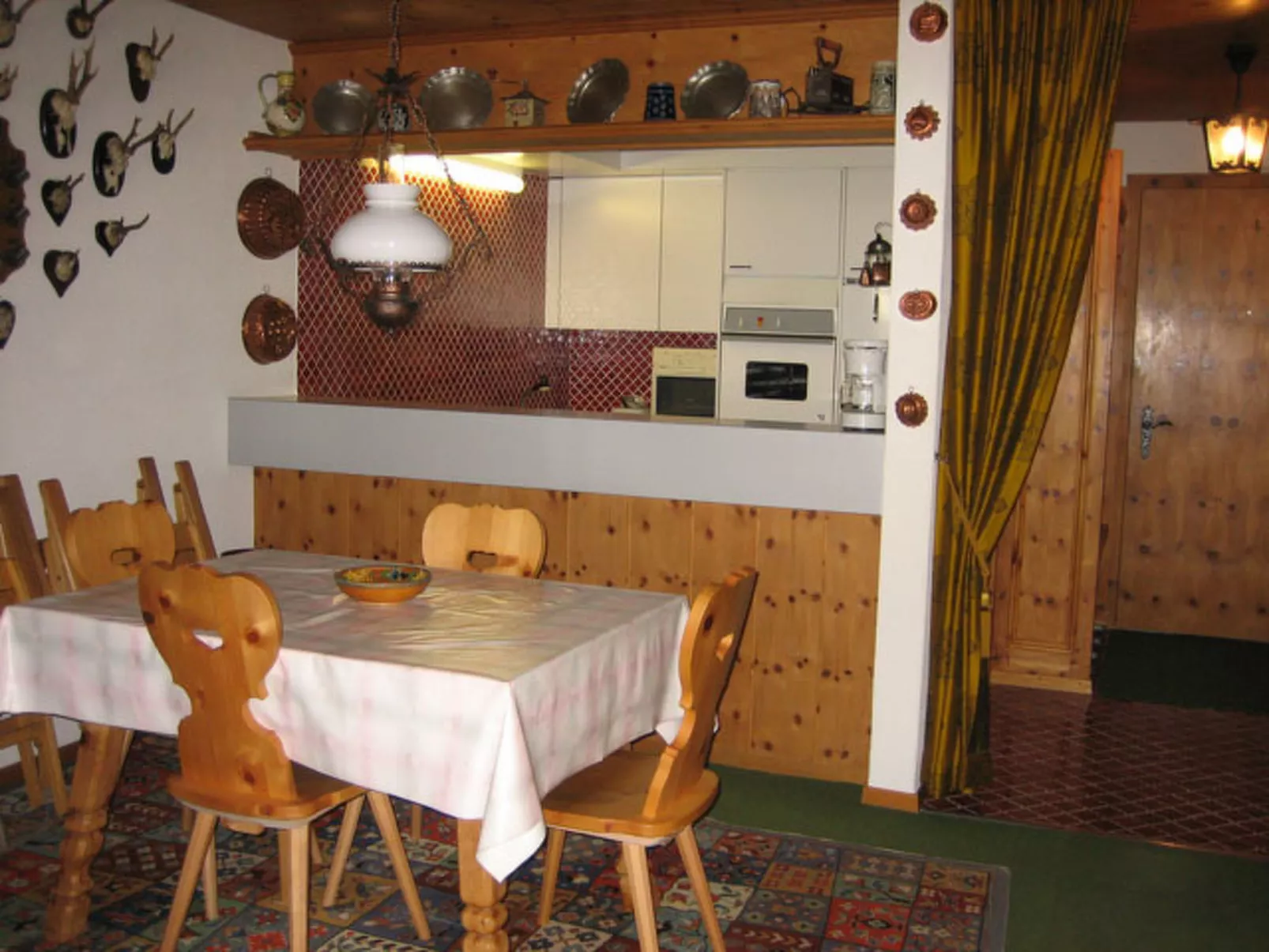 Ner B / Hartl, (Flims Dorf). 2.5 Zimmerwohnung - Drinnen