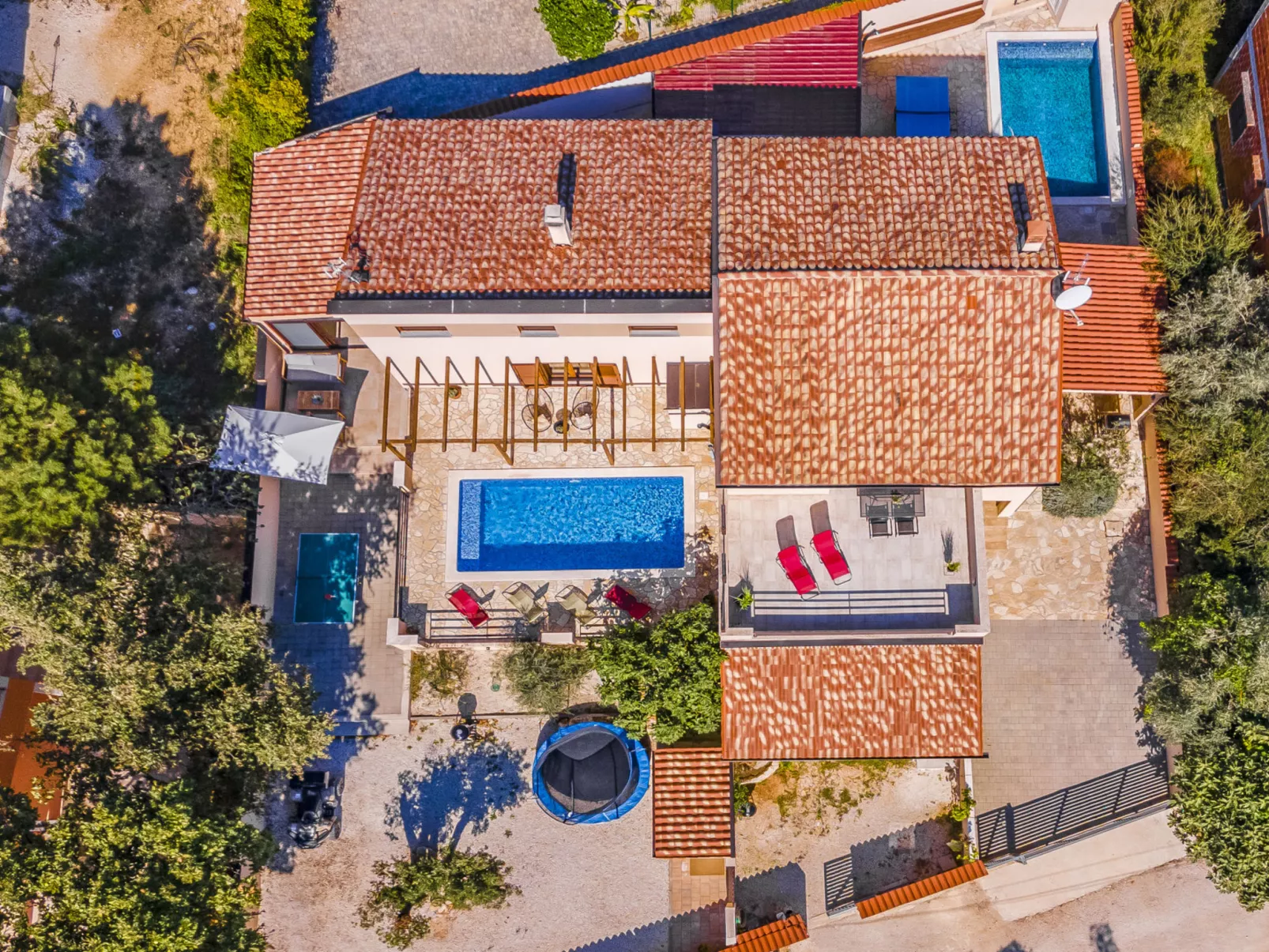 Villa Lona - Outside