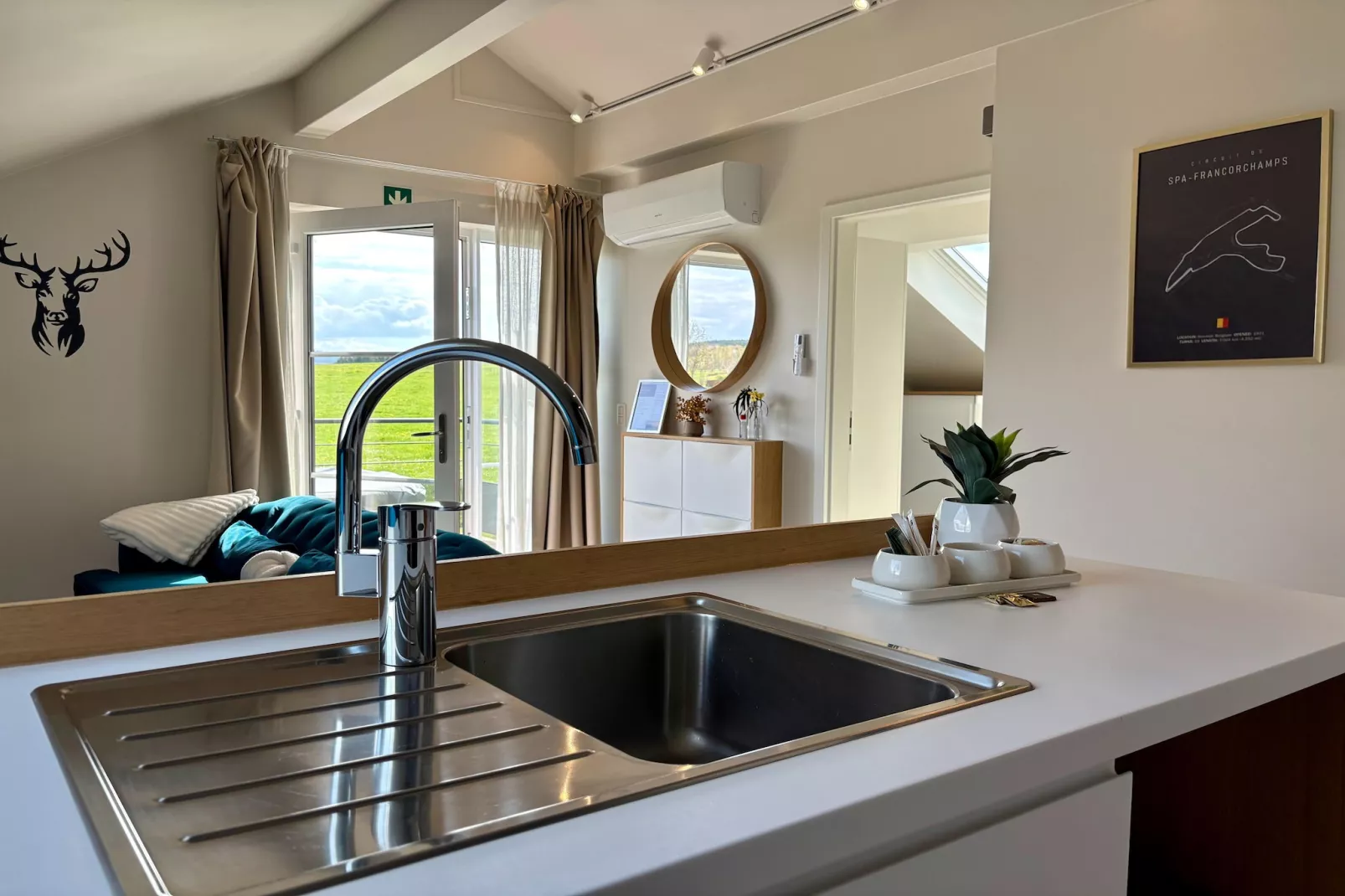 Pit & Lodge - Kitchen