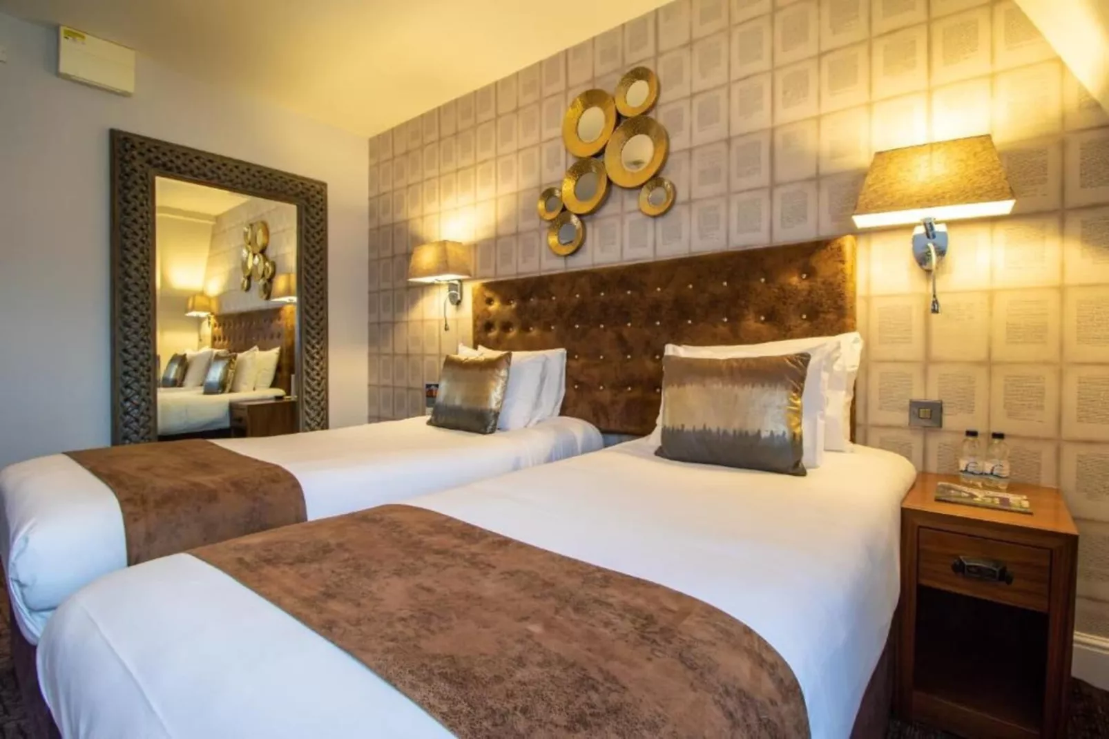 Standard Twin Room - Schlafzimmer