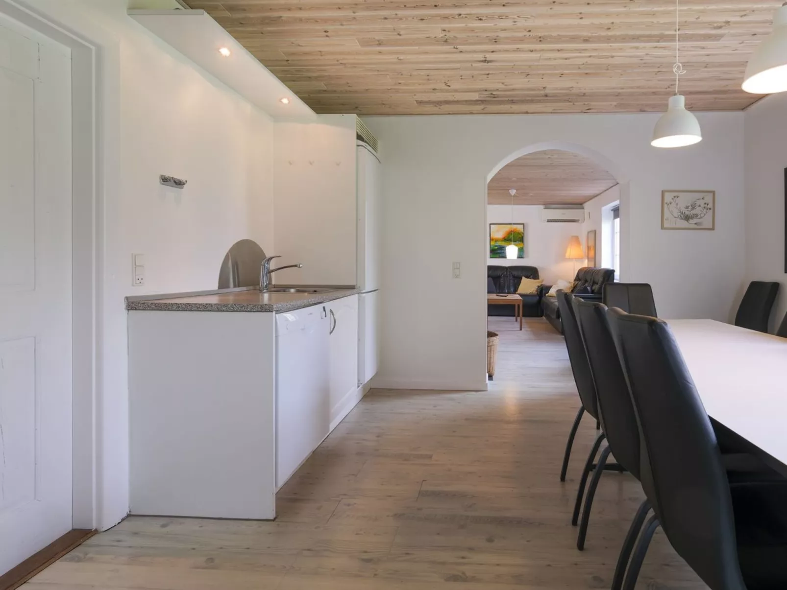 "Rea" - 5km from the sea - Inside