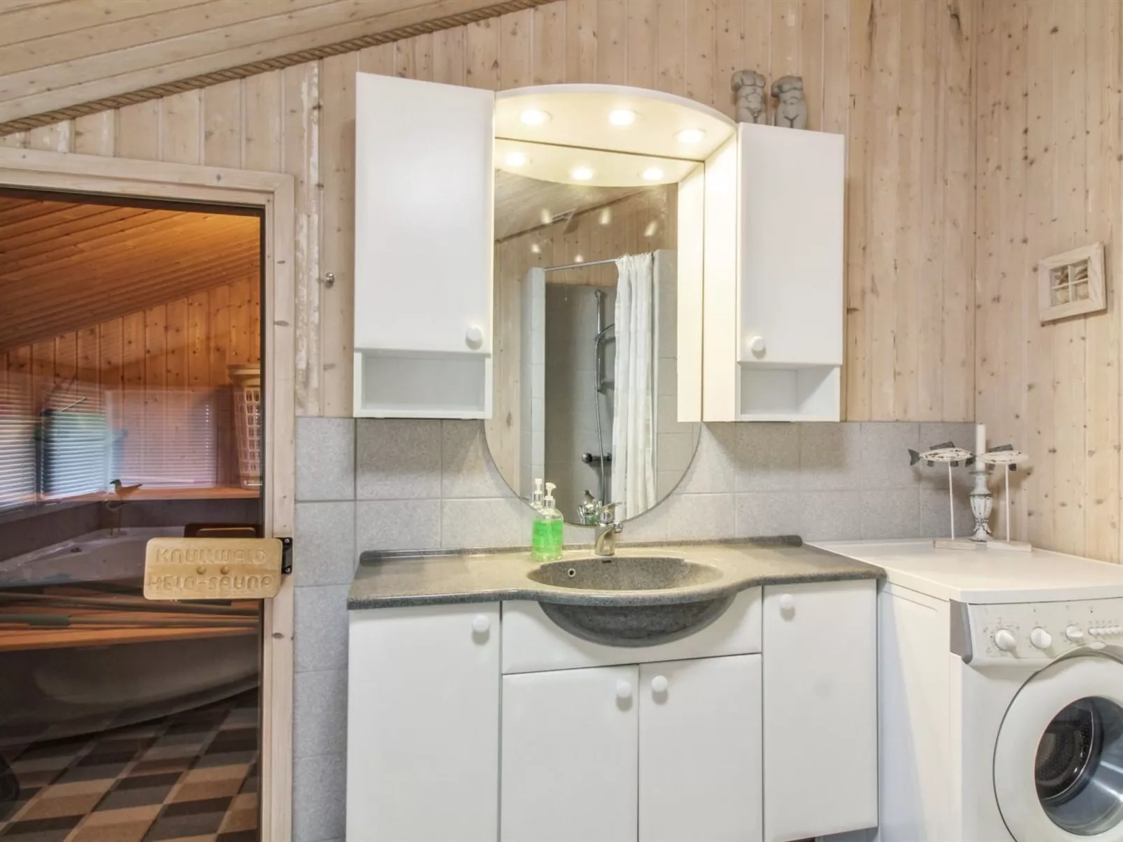 "Zuhra" - 250m from the sea - Drinnen