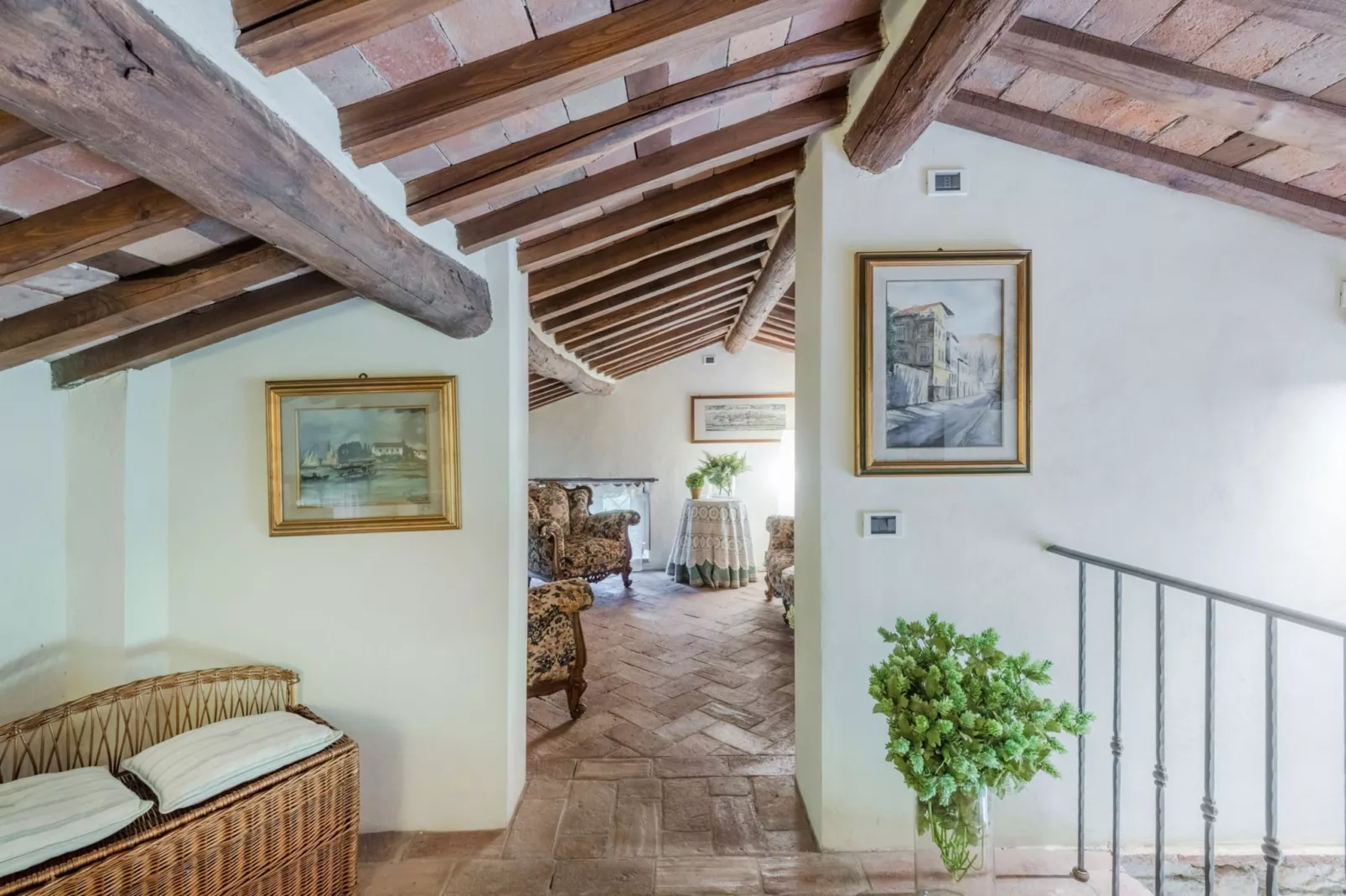 Citrus Charm Farmhouse - Wohnzimmer