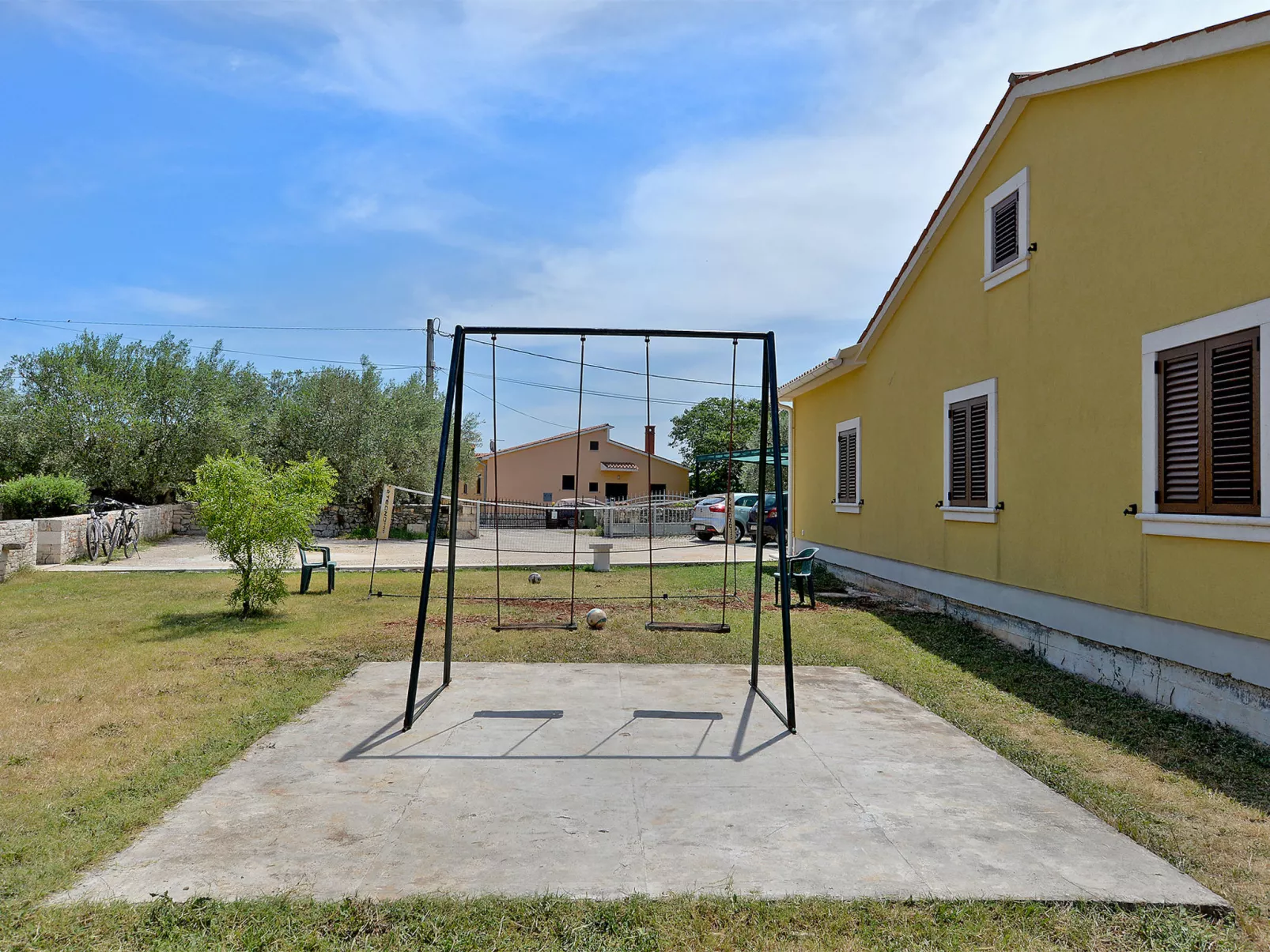 House 2136 - Outside