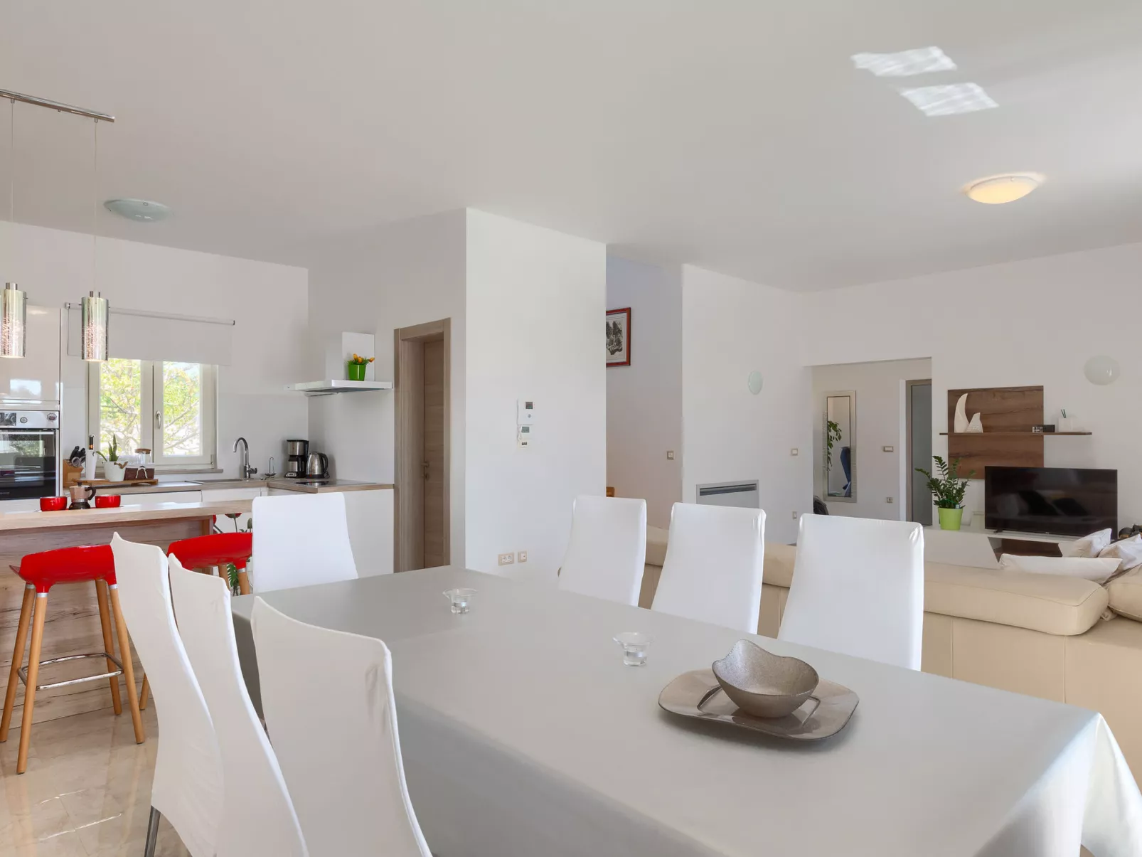 Villa Nirvana - Inside