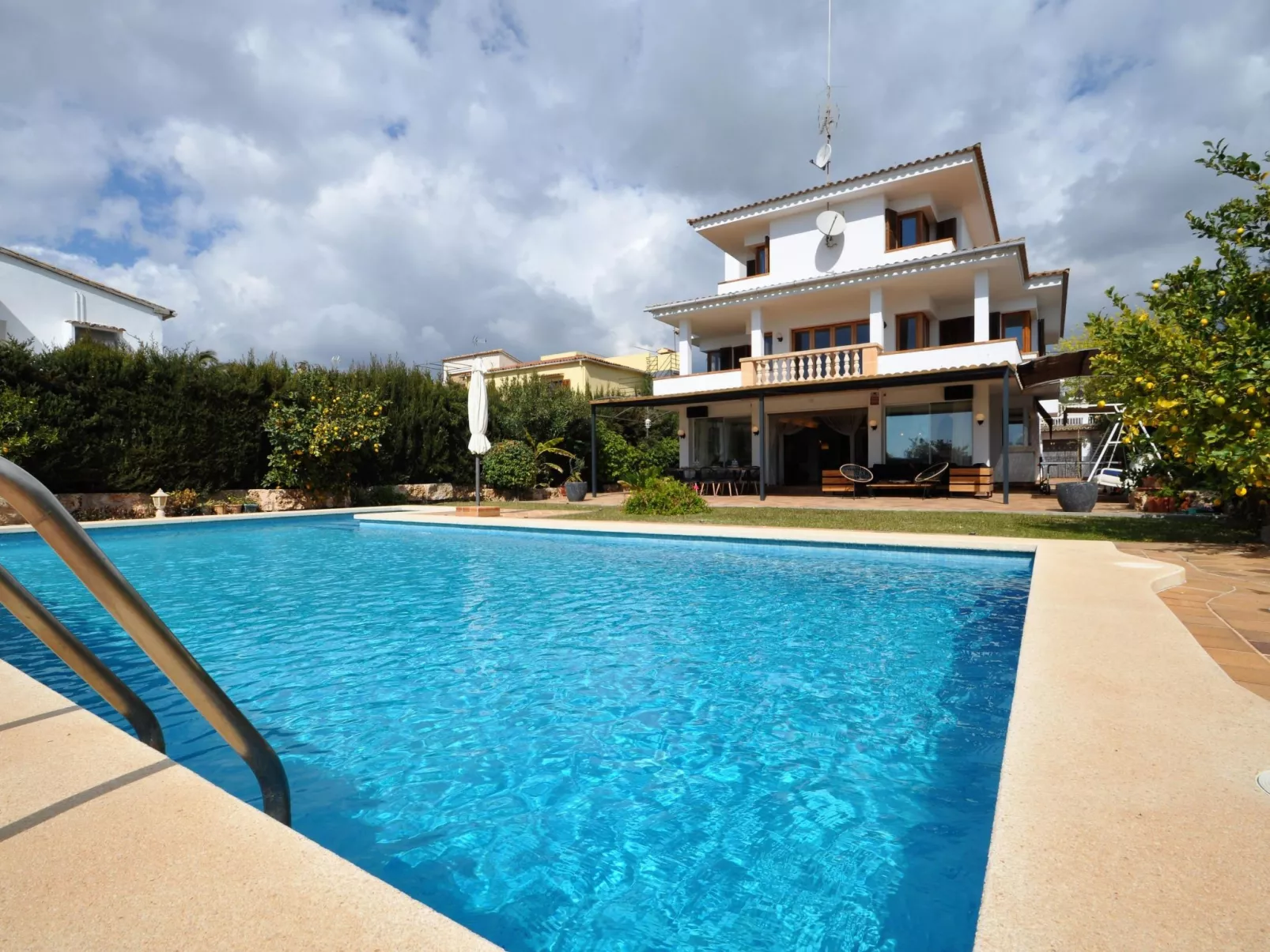CA NA MALEN Hermosa casa para familias con gran piscina, jardín. - WiFi Gratis - Draußen
