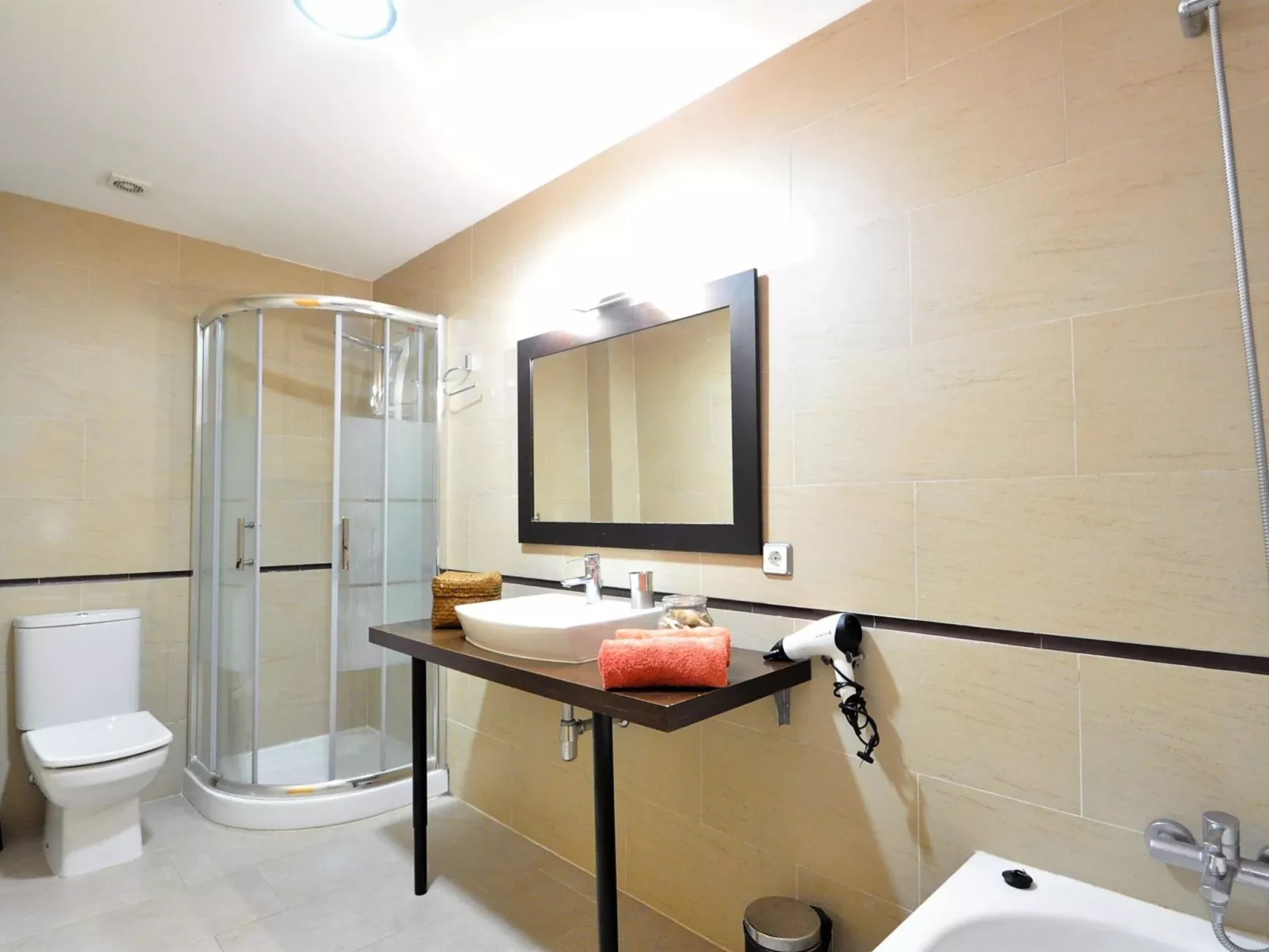 Preciosa villa con vistas al mar, piscina privada, aire acondicionado y wifi id - Drinnen