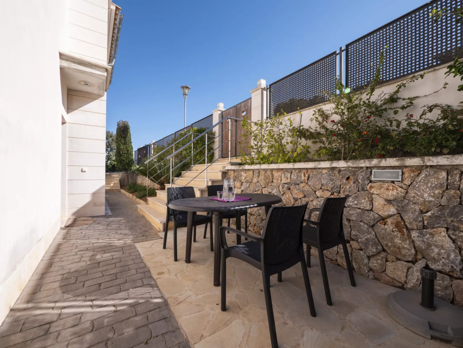 Moderne Villa mit Pool, Terrasse und traumhaften Meerblick - Drinnen