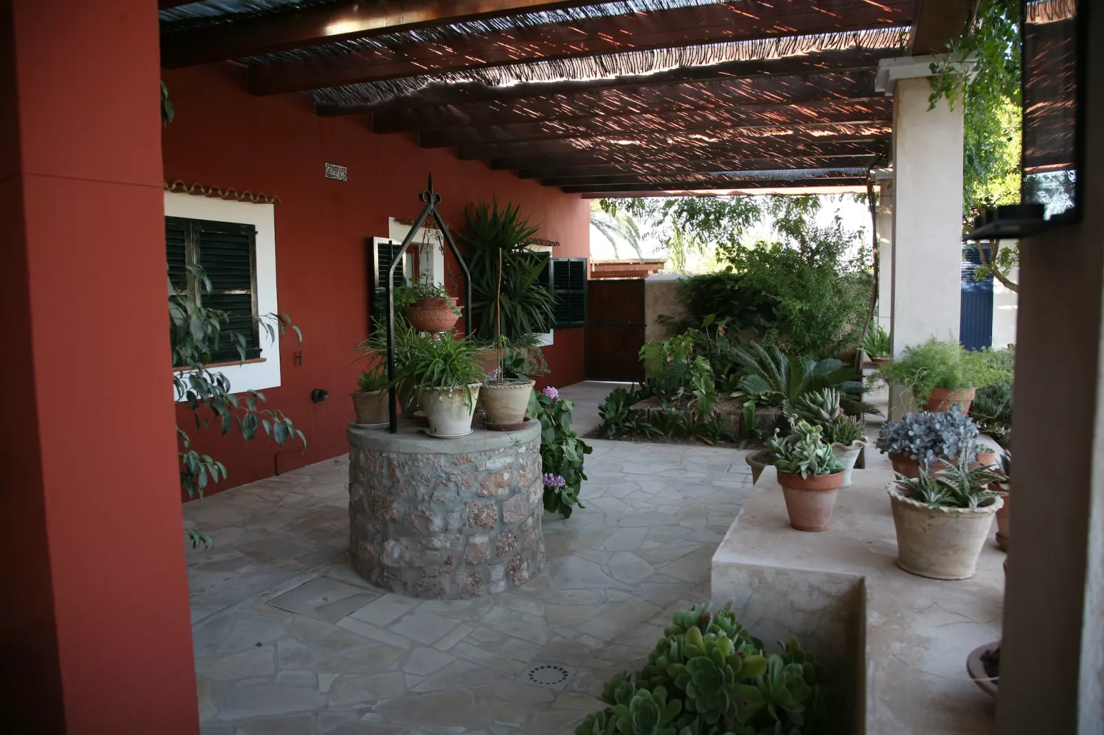 La Vila - Gardens in summer