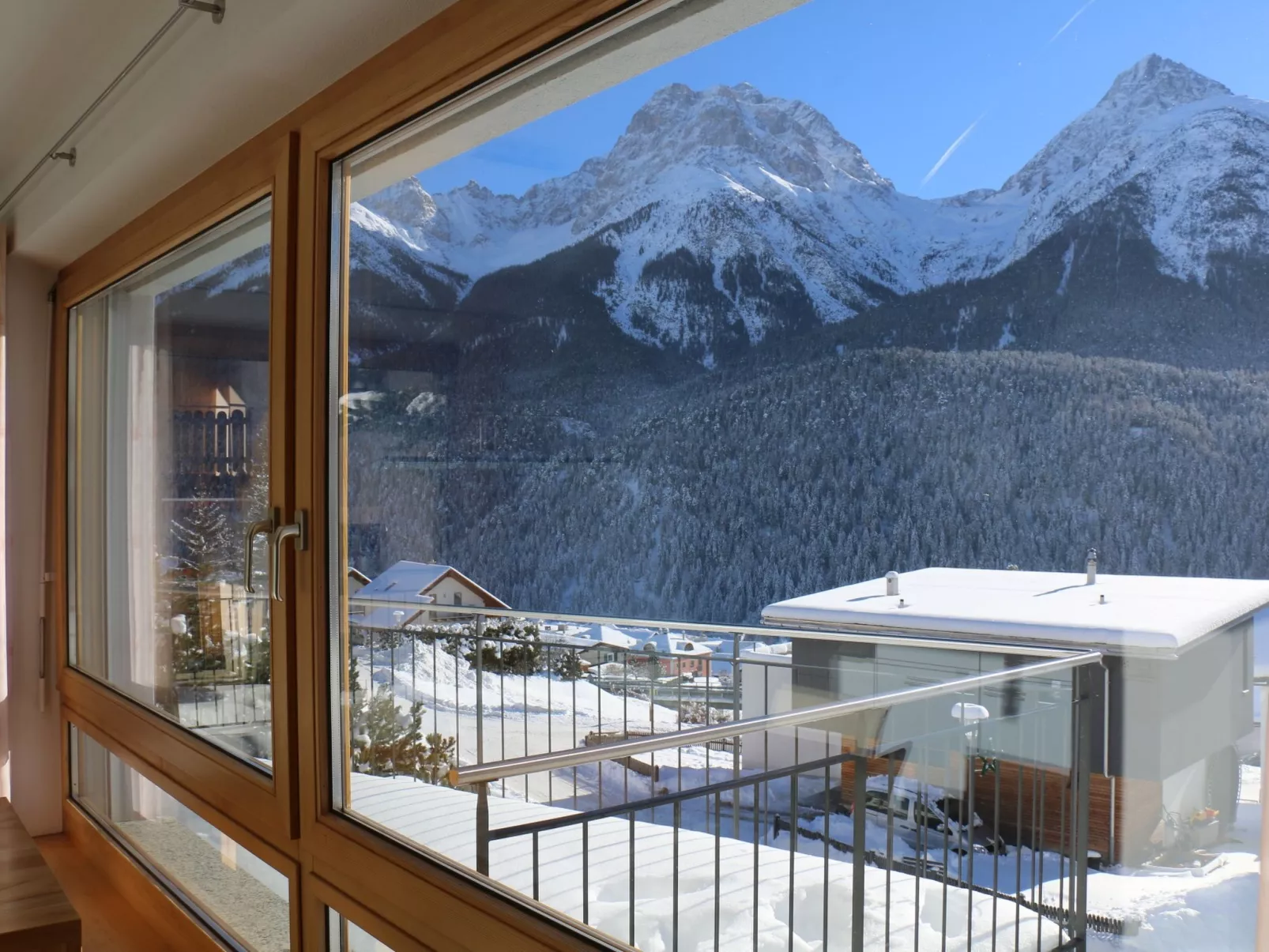 Chasa Azura, (Scuol). - Draußen