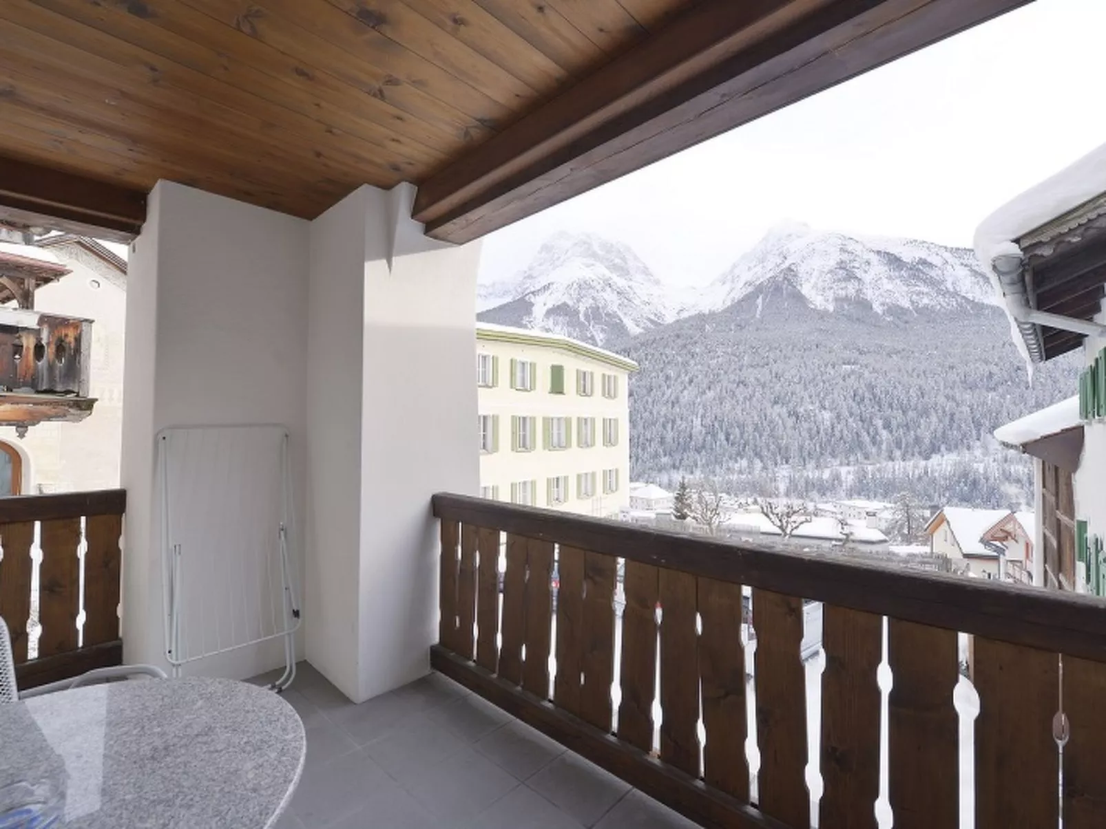 Vi 338a, (Scuol). - Draußen