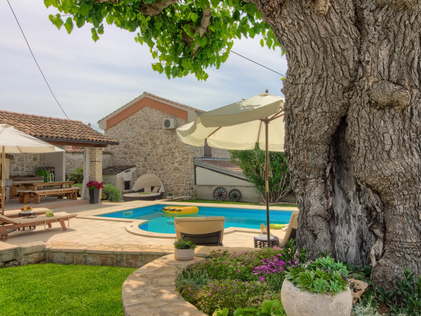 Villa Parentium - Outside