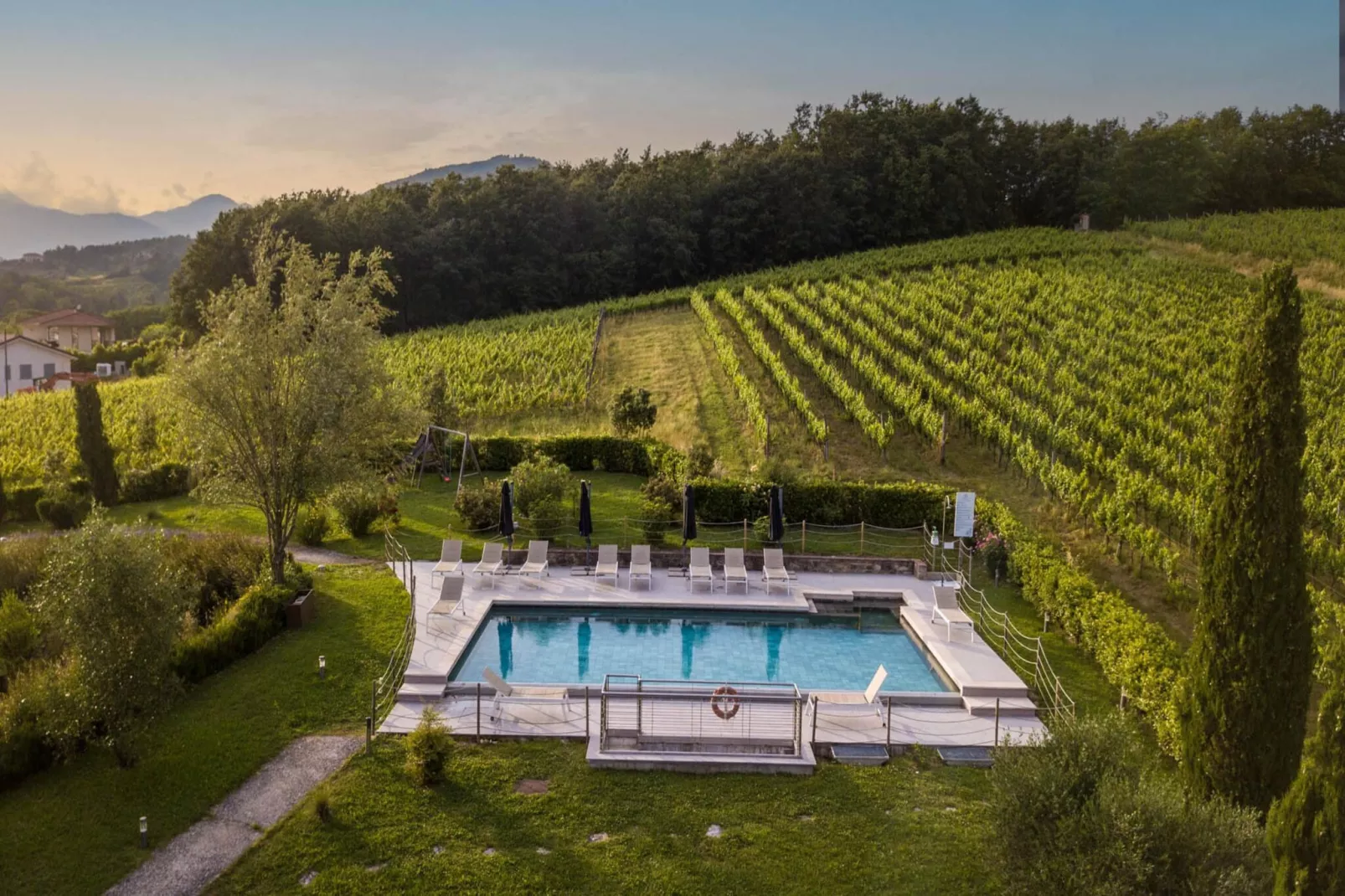 Donato, Farmhouse Apartment with Pool - Schwimmbad