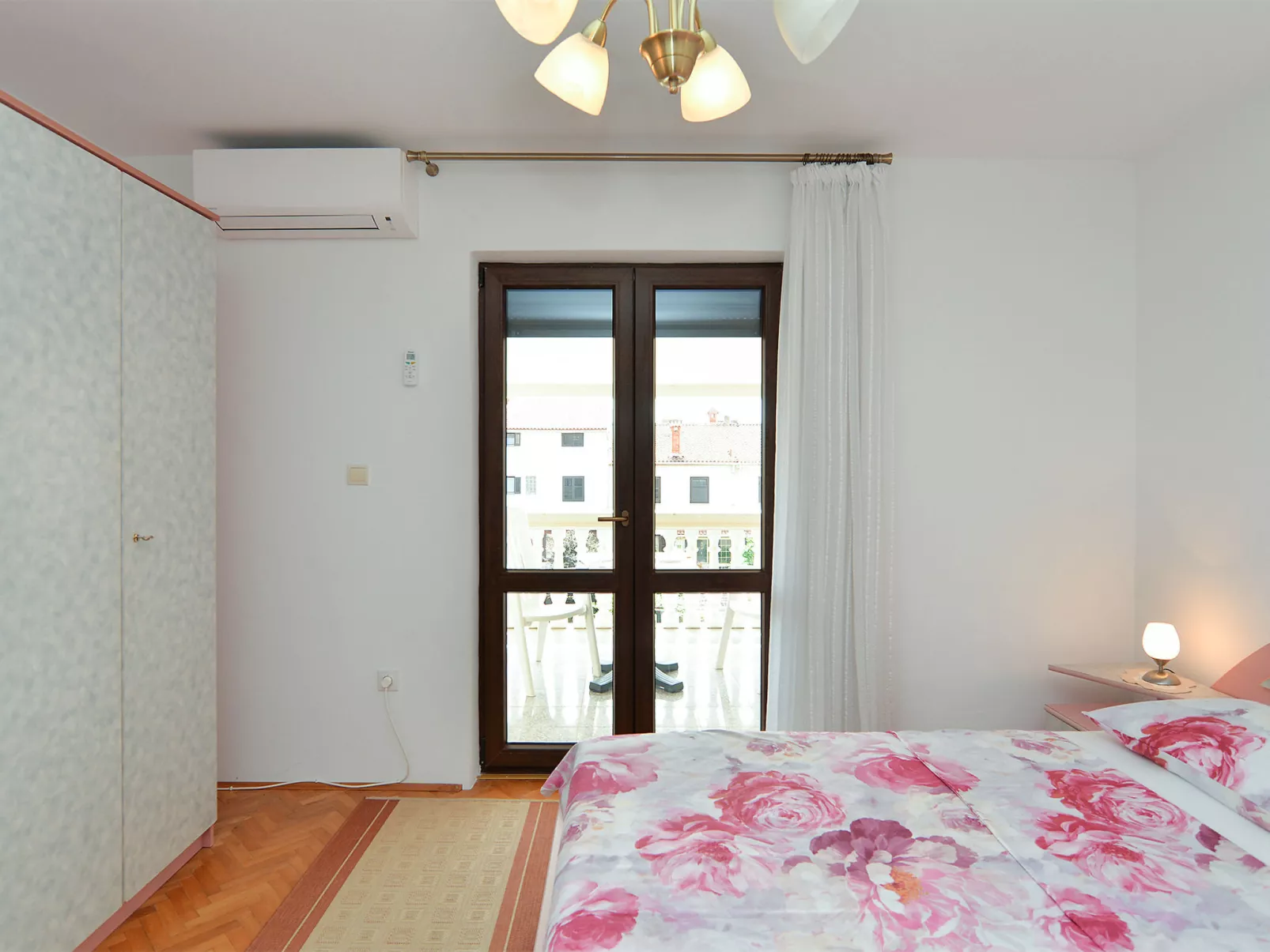 Apartment 43 - Dedans