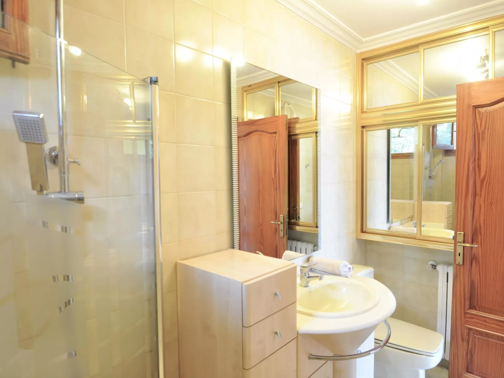 CA NA MALEN Hermosa casa para familias con gran piscina, jardín. - WiFi Gratis - Drinnen